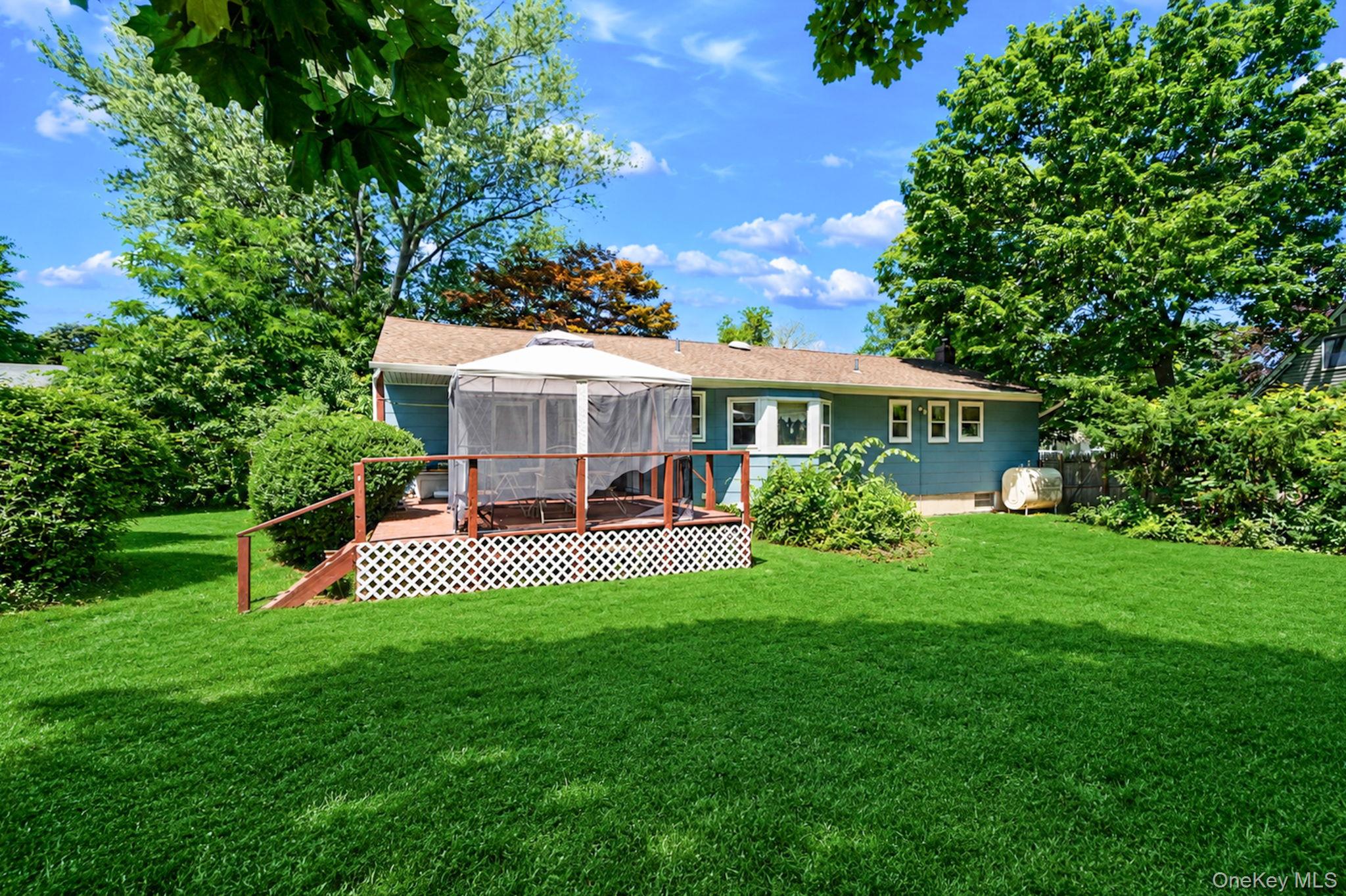 376 Moriches Road Property Photo 3