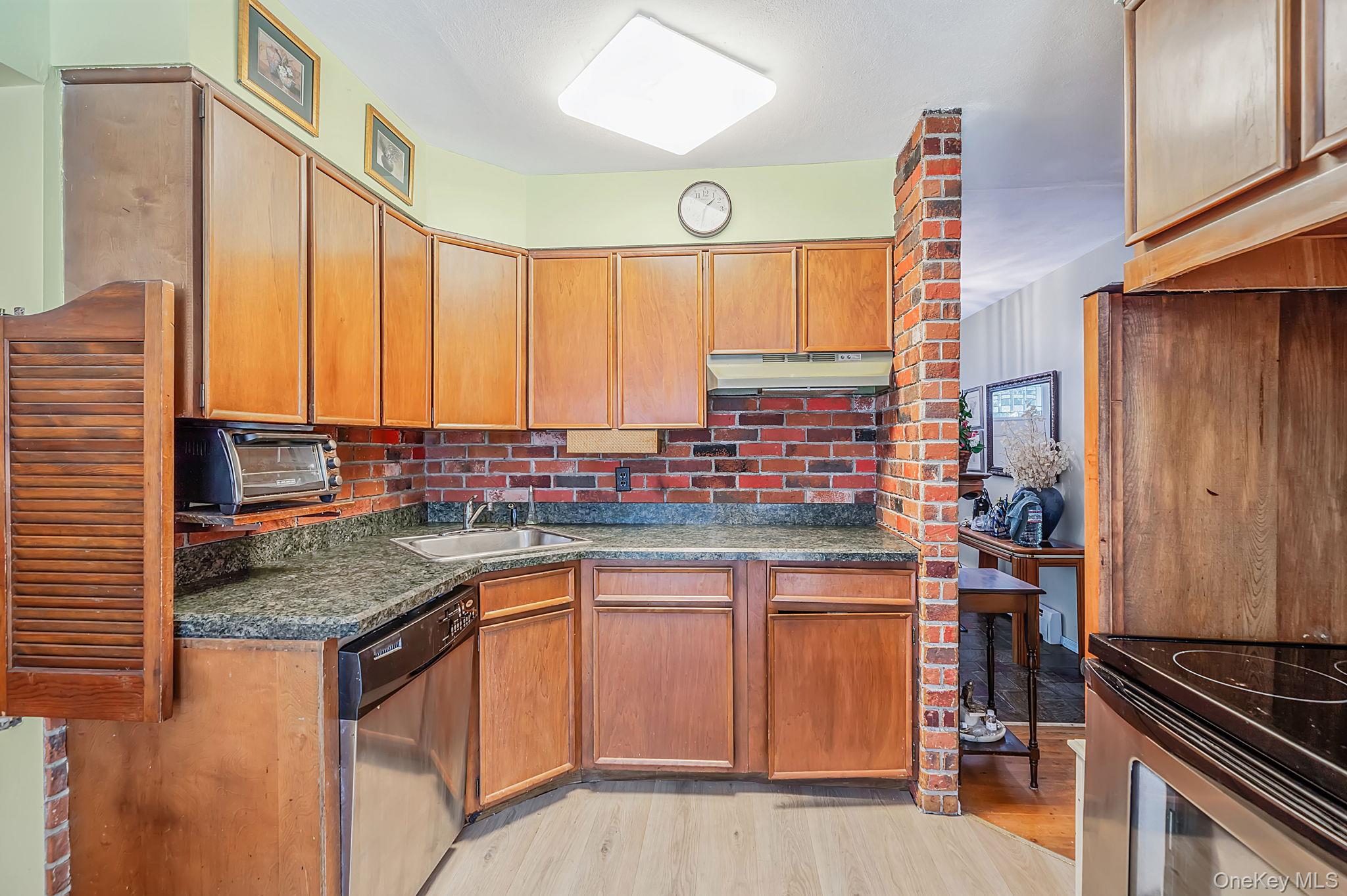 376 Moriches Road Property Photo 16