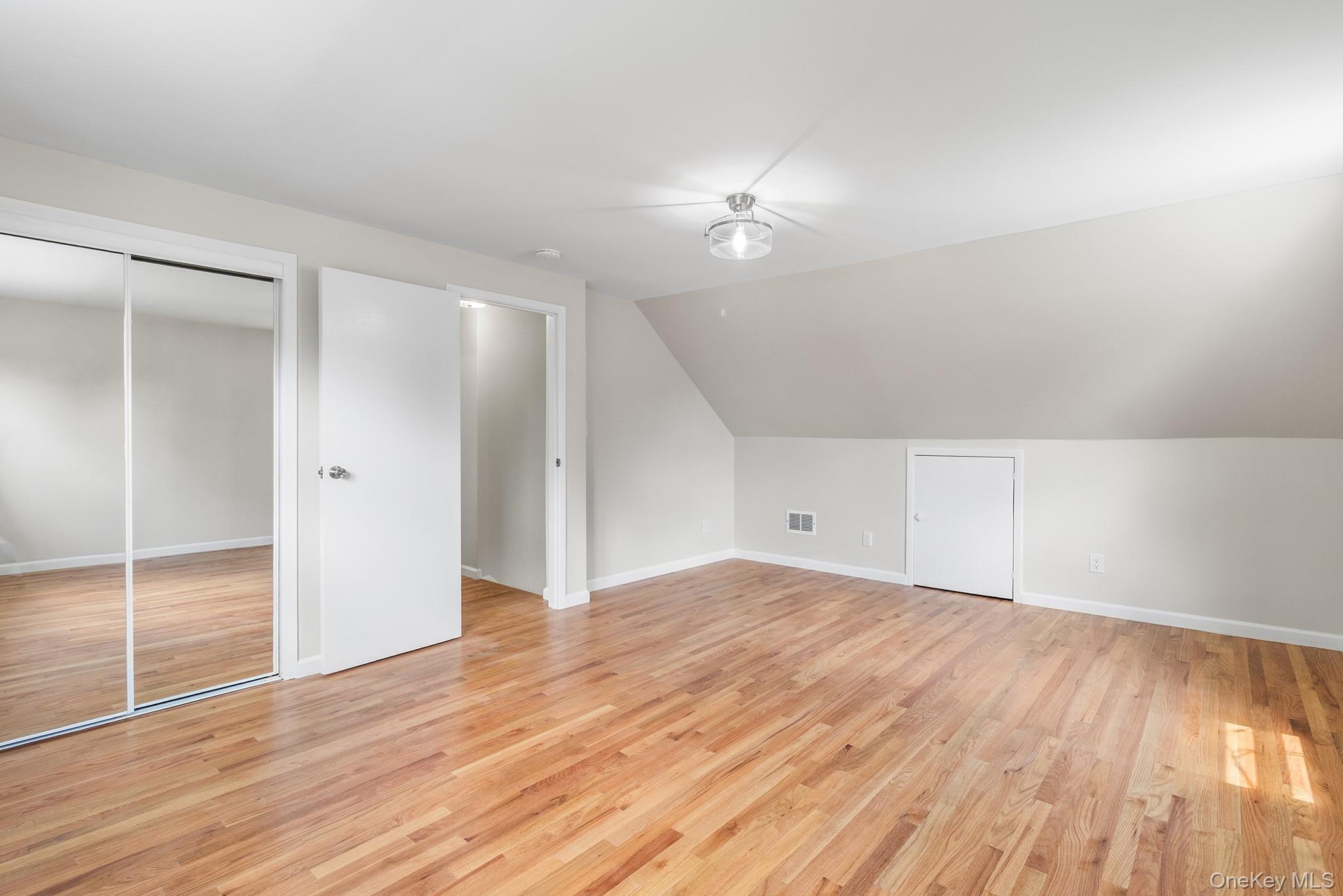 906 Stratford Drive Property Photo 15