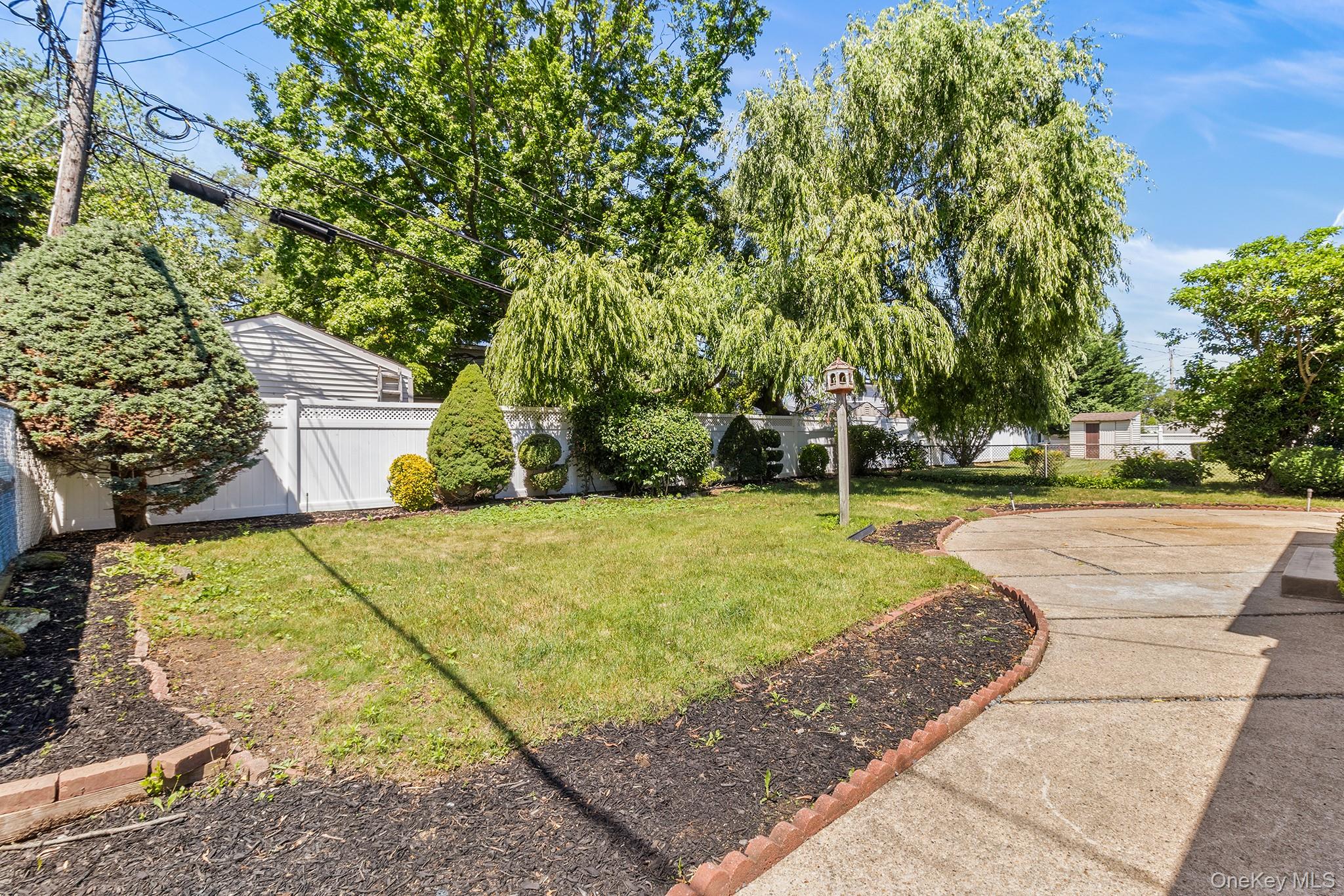 906 Stratford Drive Property Photo 23