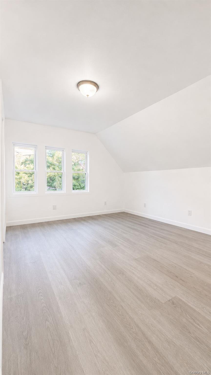 927 Summit Avenue Property Photo 9