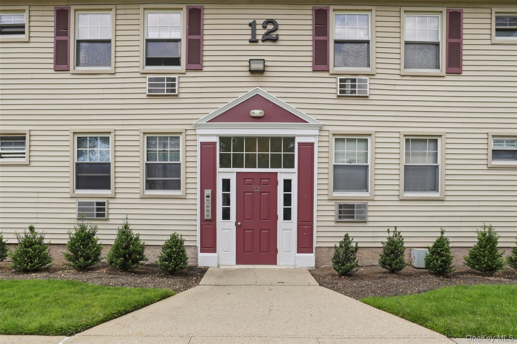 324 Post Avenue 12l Property Photo 4