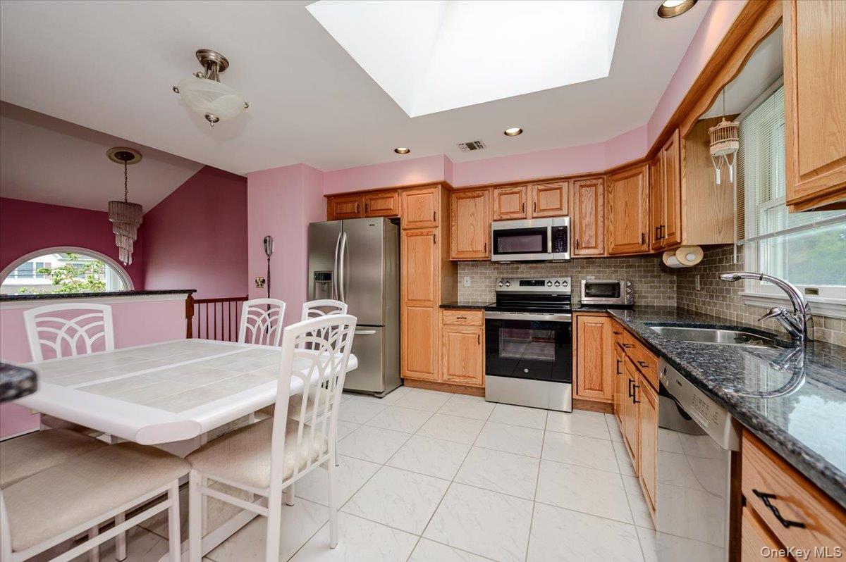 48 Meadow Lane Property Photo 7
