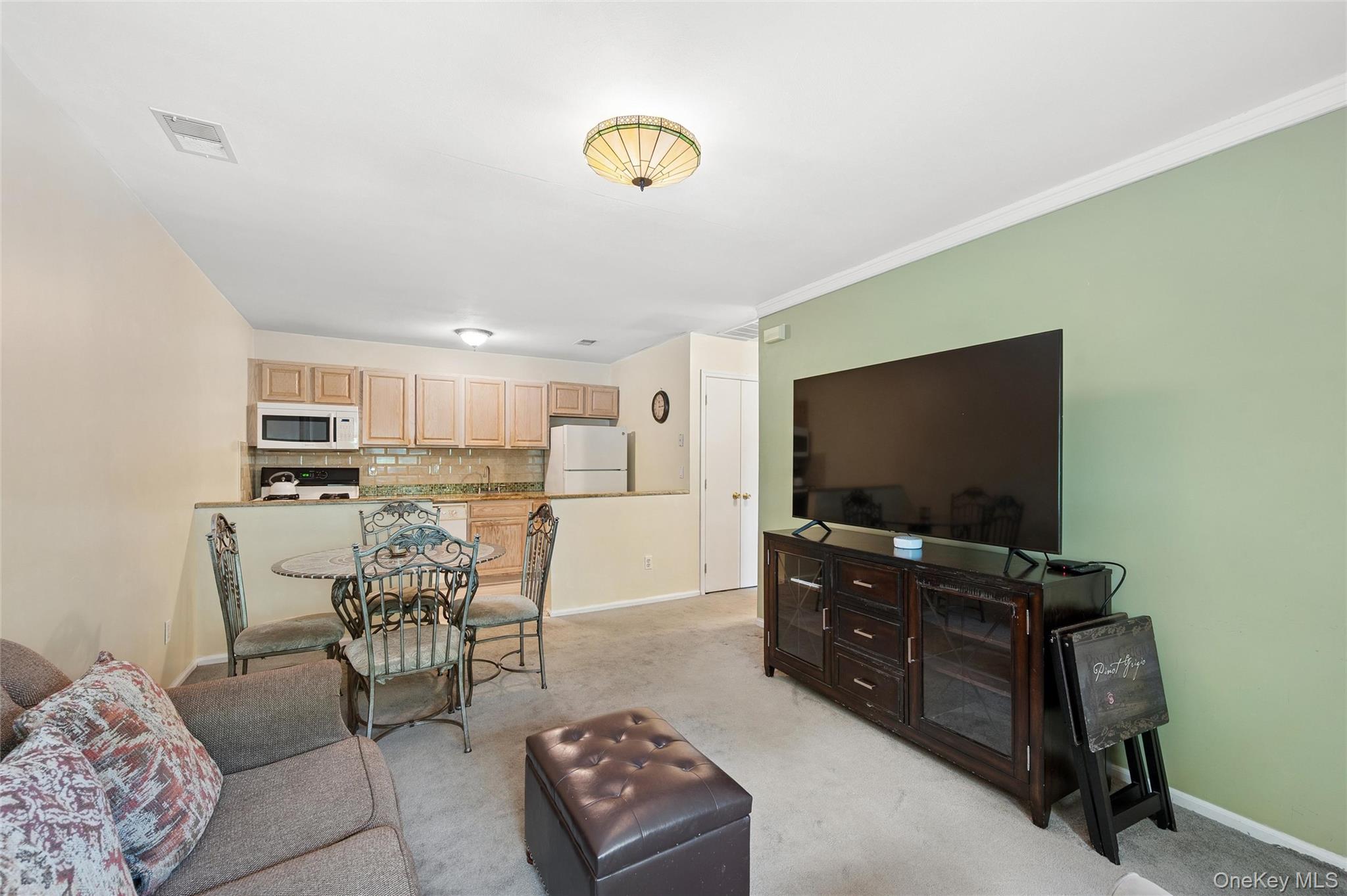2295 Milburn Avenue 11 Property Photo 6