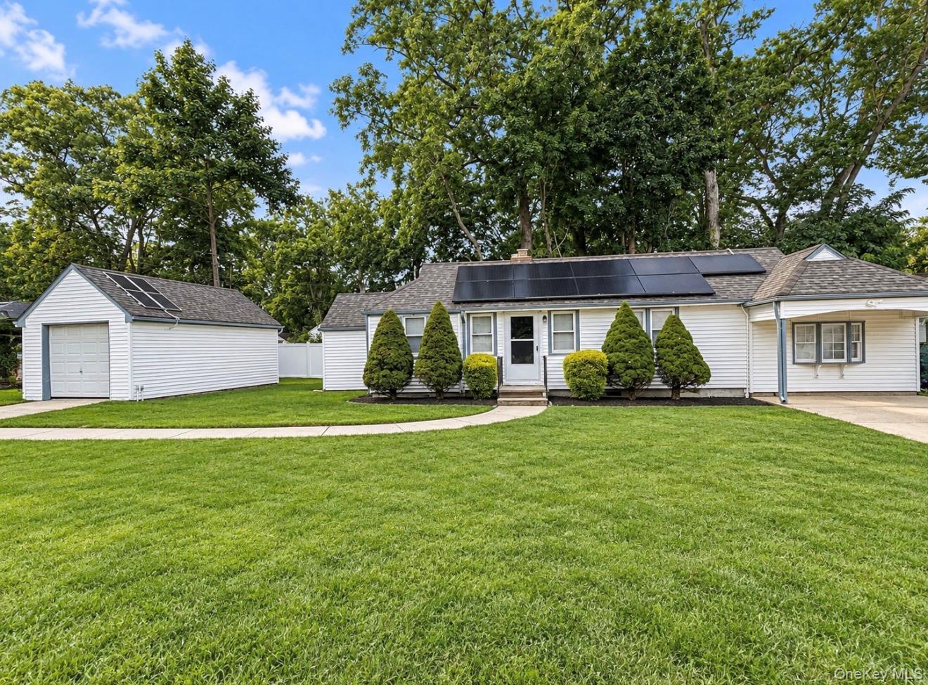 21 Locust Avenue Property Photo 4