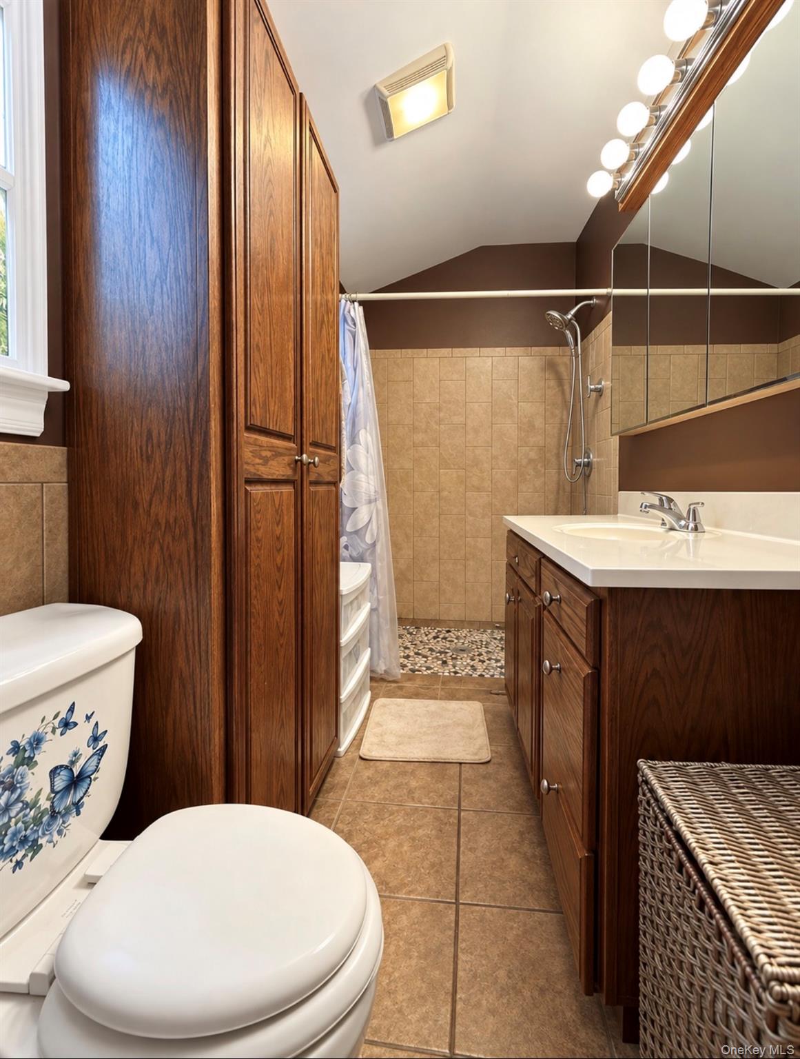 21 Locust Avenue Property Photo 23