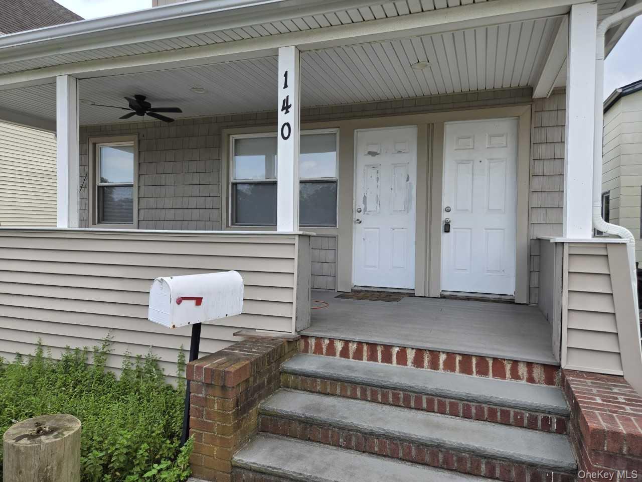 140 N Forest Avenue 2nd Floor Property Photo 1