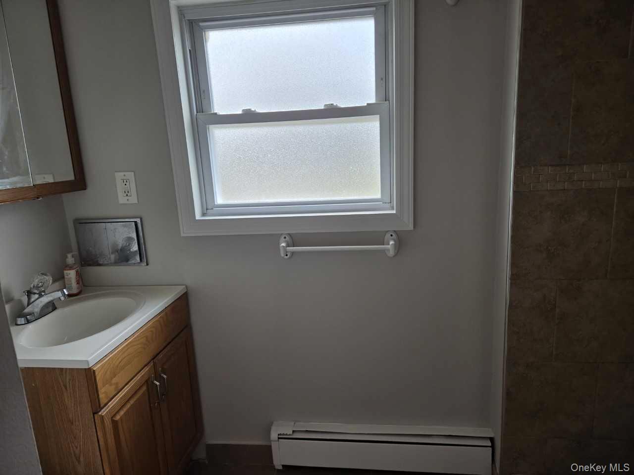 140 N Forest Avenue 2nd Floor Property Photo 4
