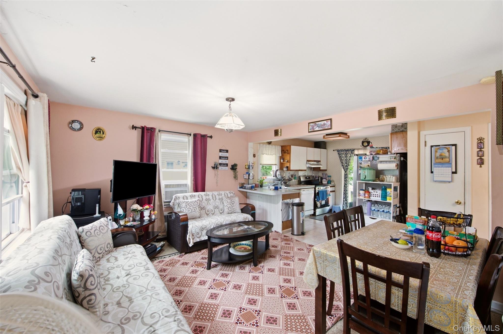 5 Putnam Place Property Photo 4