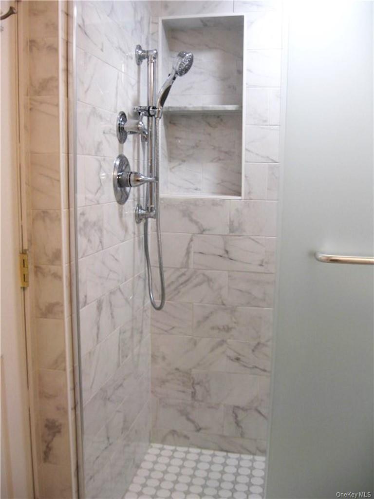 525 Lake Road #3 Property Photo 12