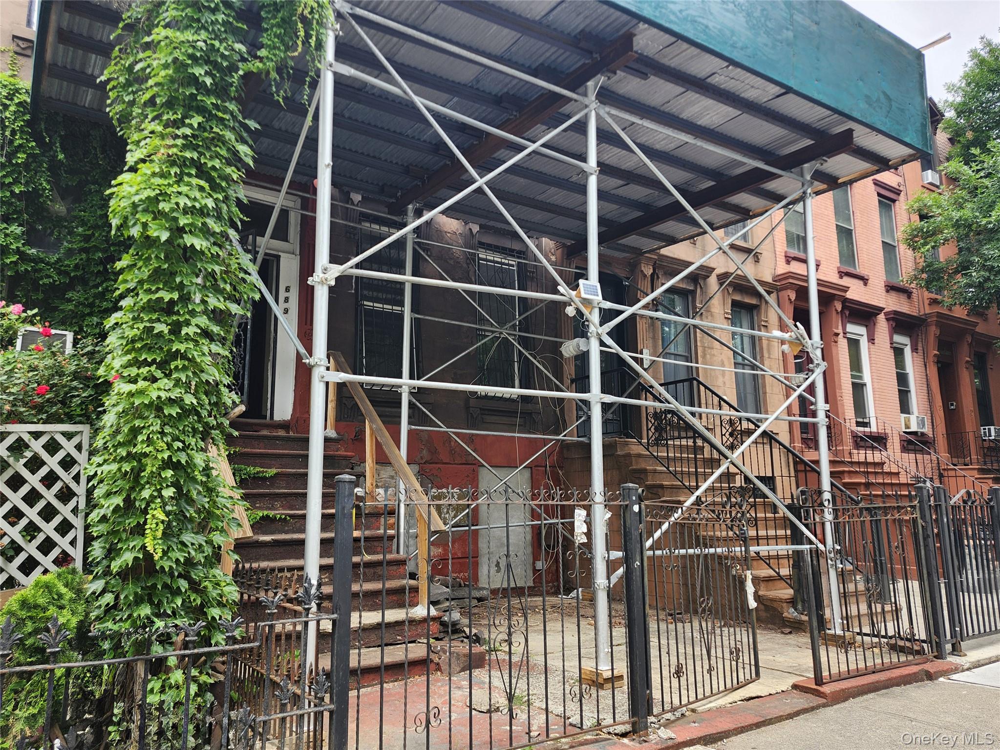 689 Greene Avenue Property Photo 3