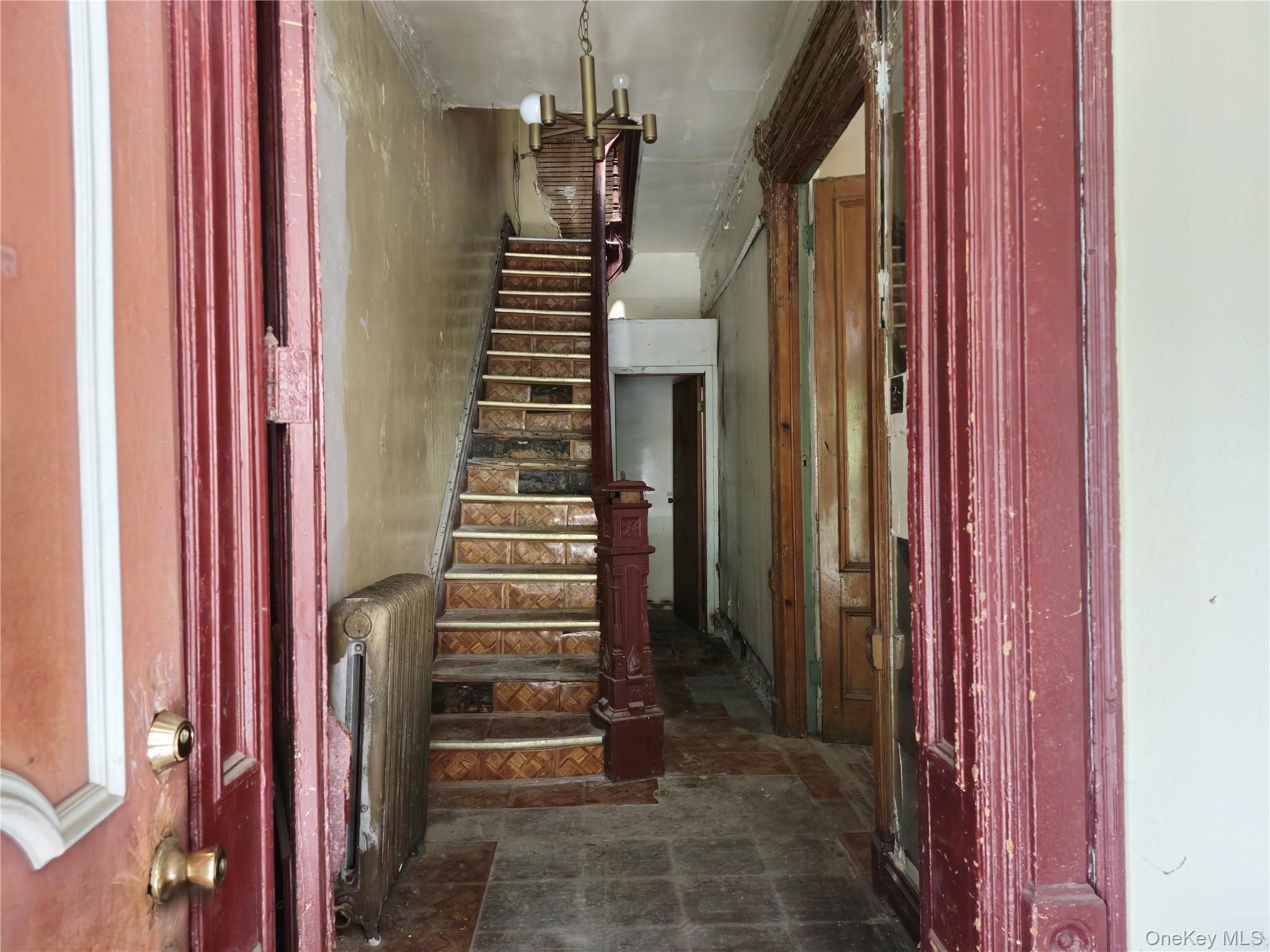689 Greene Avenue Property Photo 5