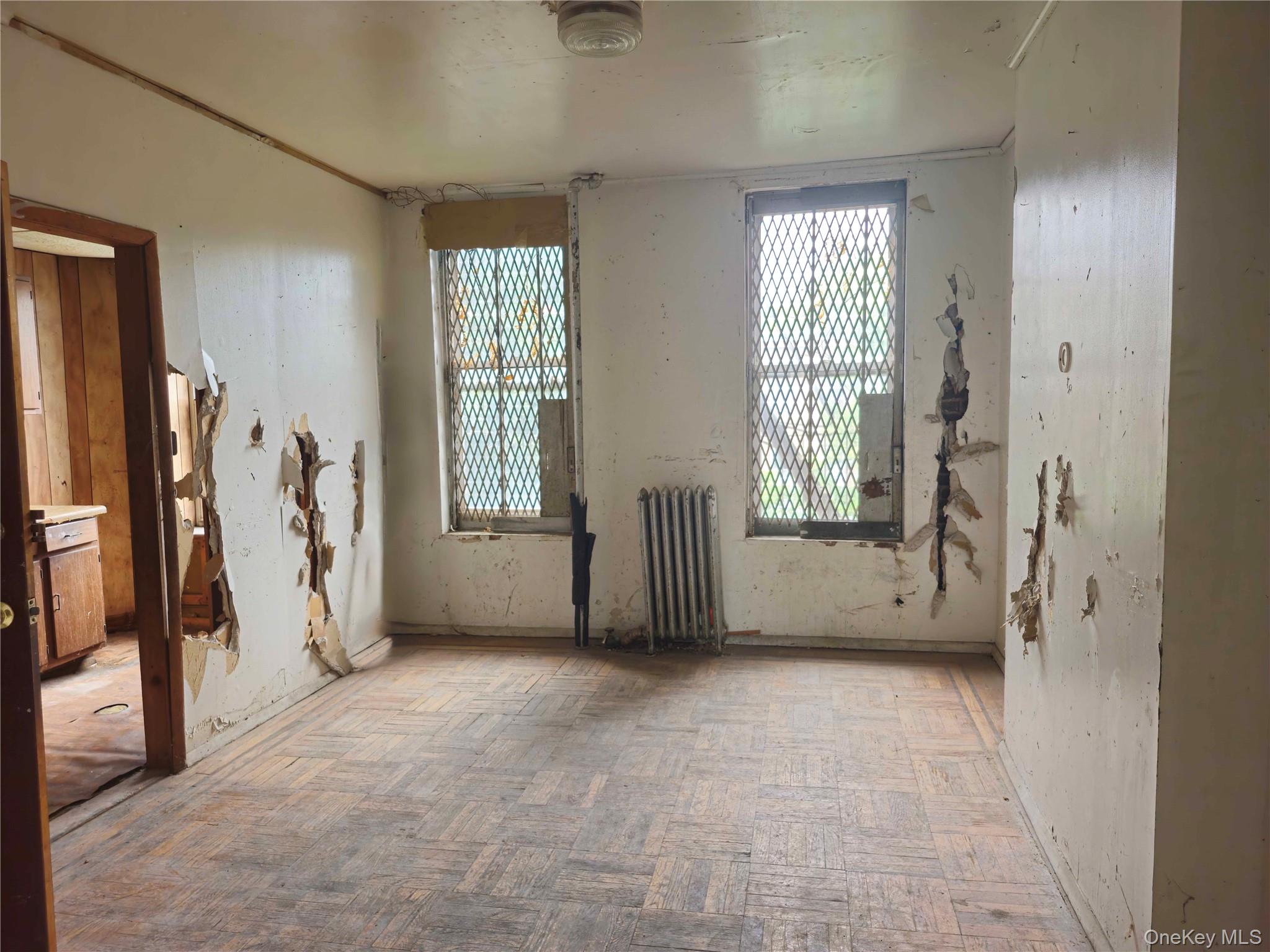 689 Greene Avenue Property Photo 11