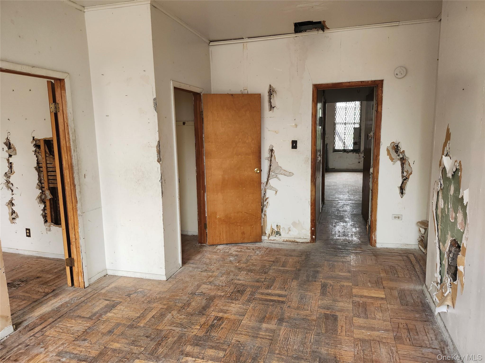 689 Greene Avenue Property Photo 14