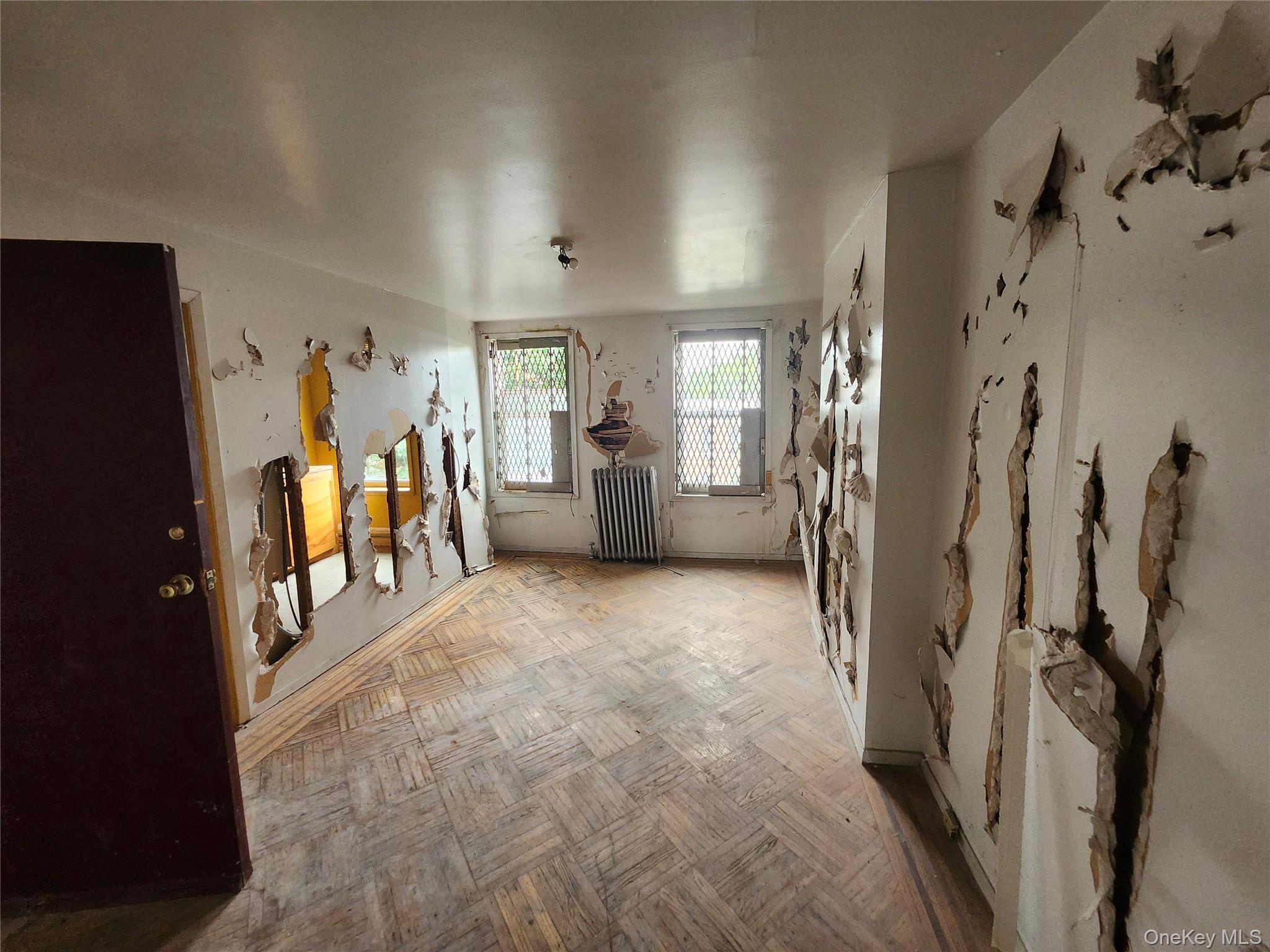 689 Greene Avenue Property Photo 20