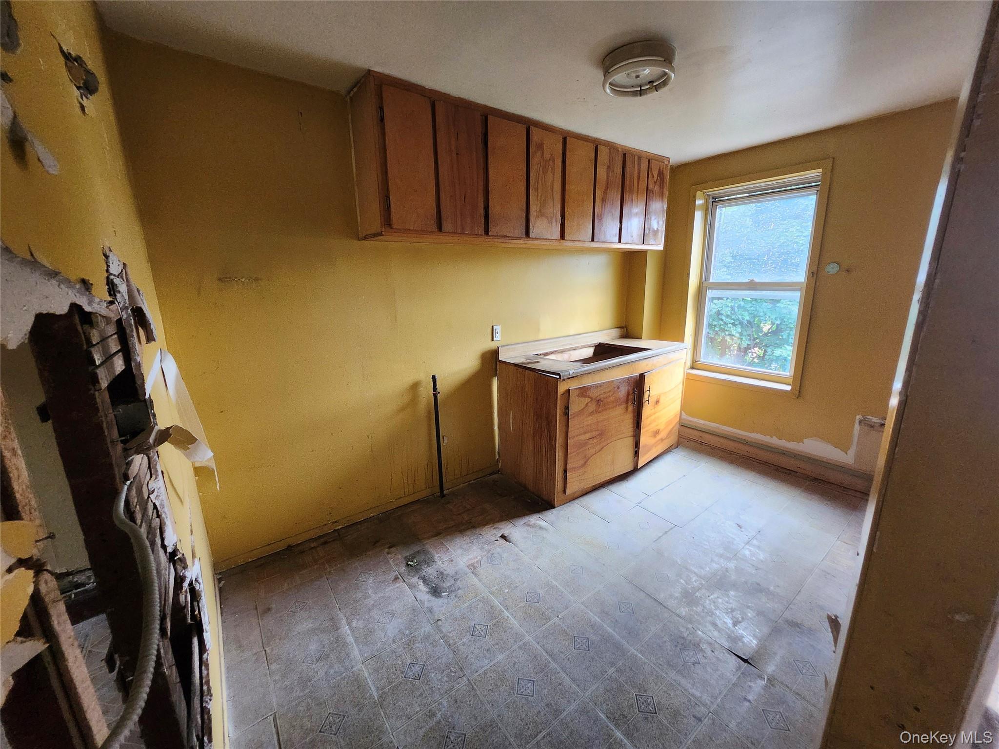 689 Greene Avenue Property Photo 21