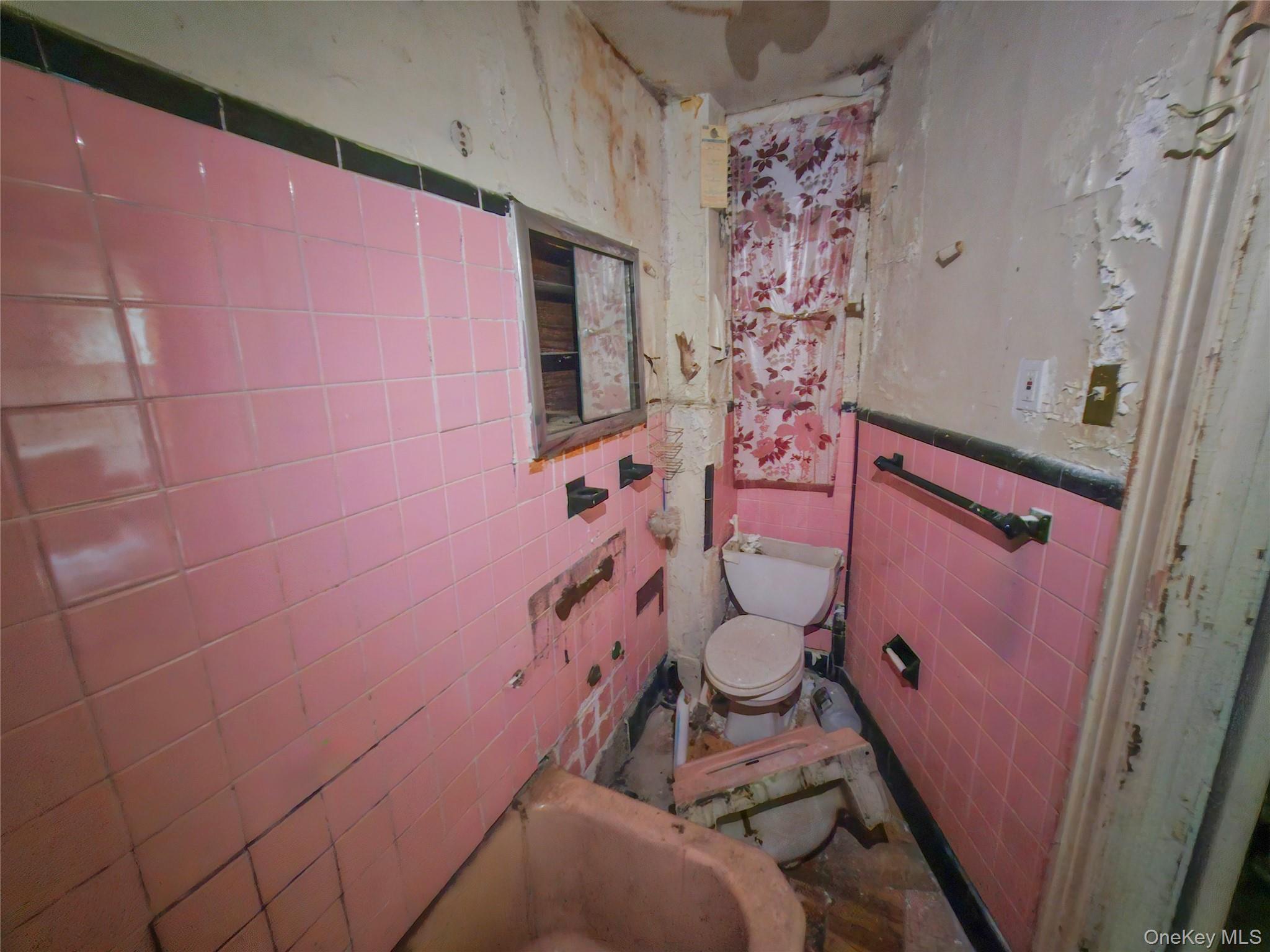 689 Greene Avenue Property Photo 29