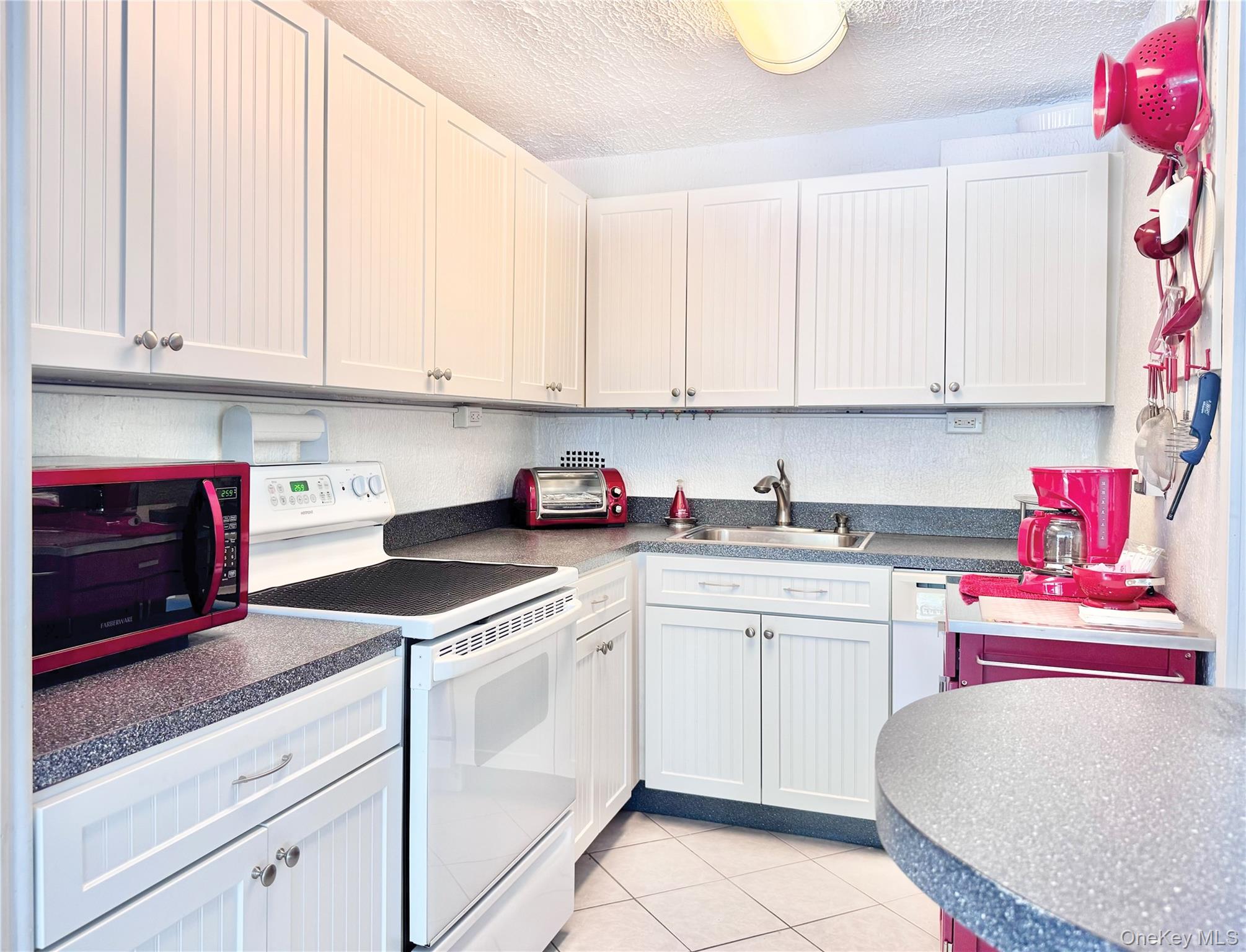 10-10 166 Street 3a Property Photo 5