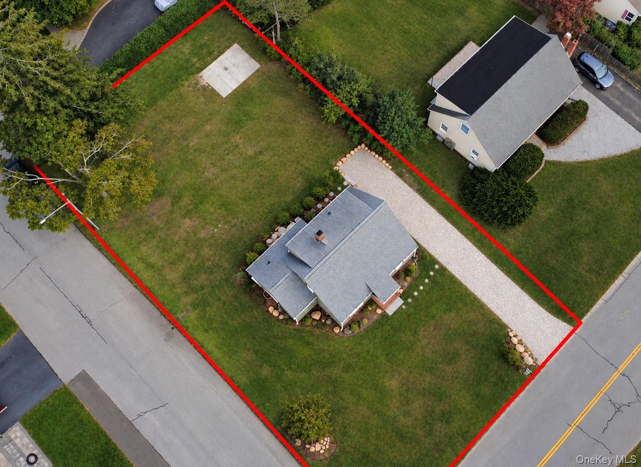 90 Sunrise Avenue Property Photo 1