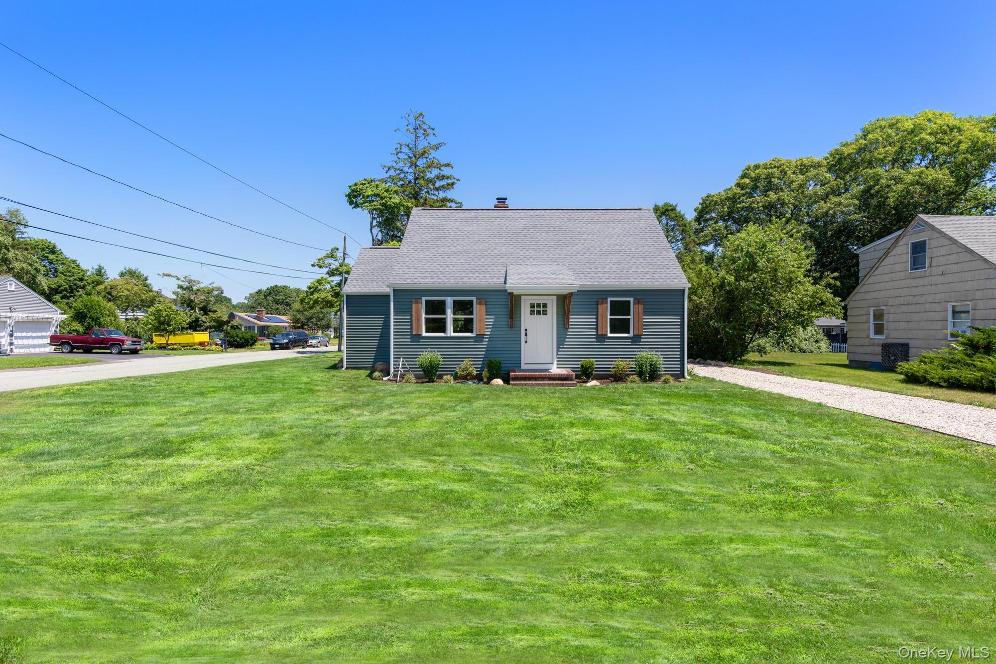 90 Sunrise Avenue Property Photo 2