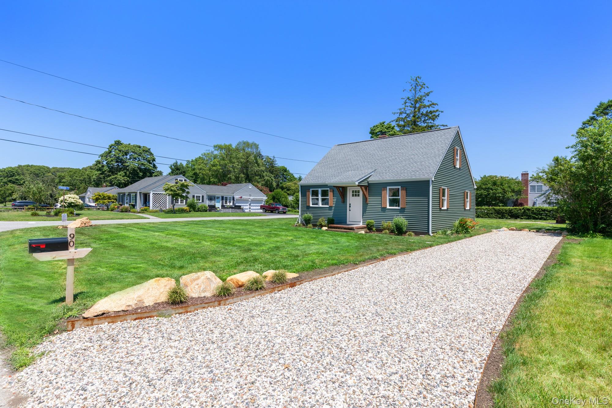 90 Sunrise Avenue Property Photo 3