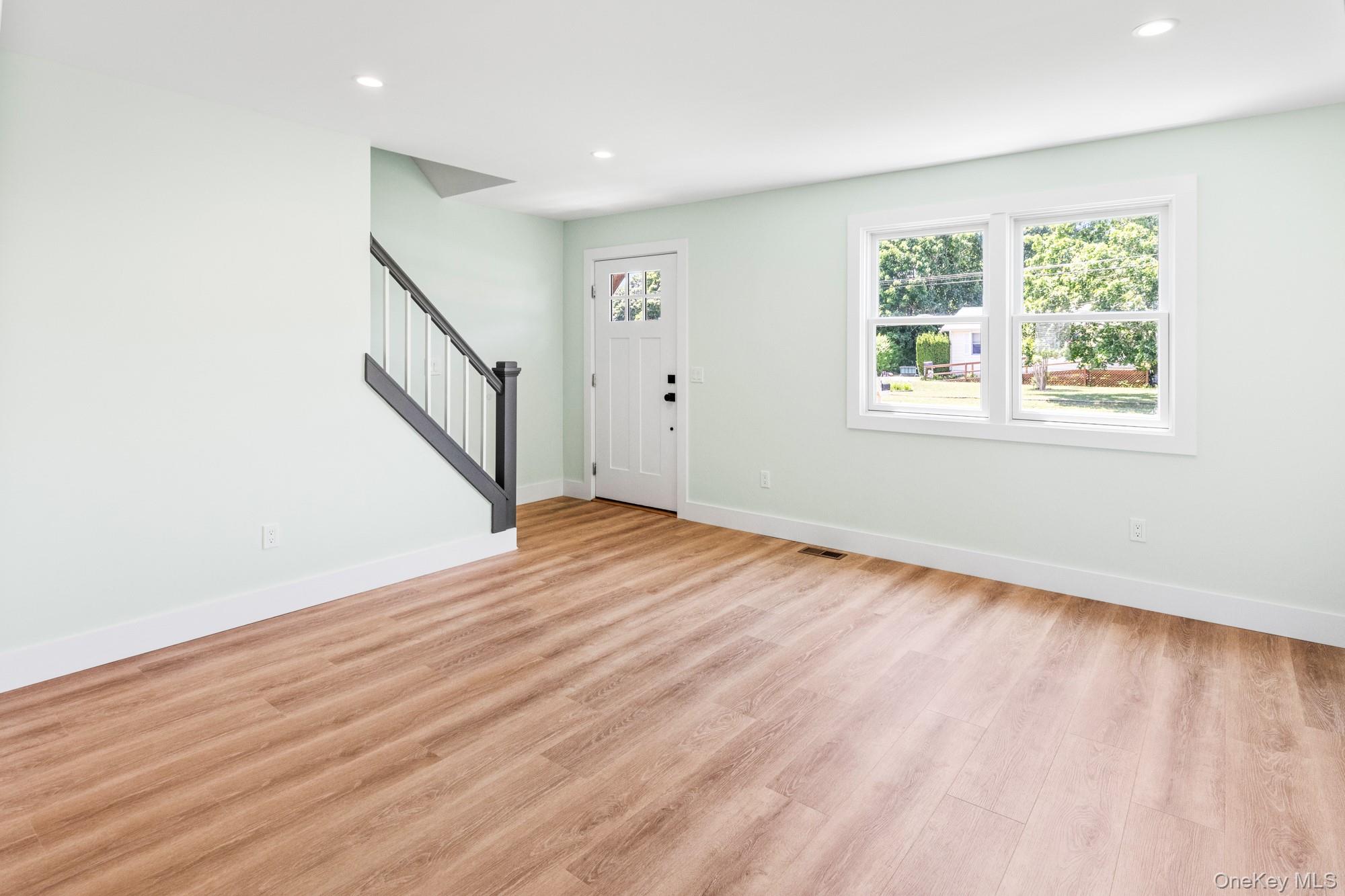 90 Sunrise Avenue Property Photo 11