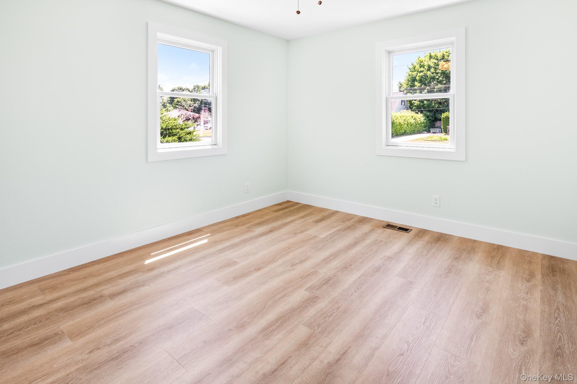 90 Sunrise Avenue Property Photo 21