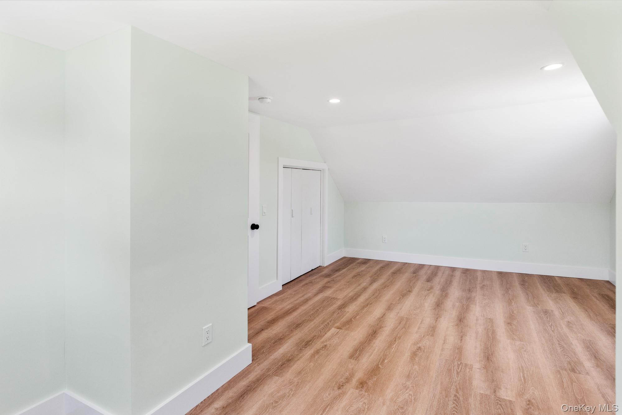 90 Sunrise Avenue Property Photo 31