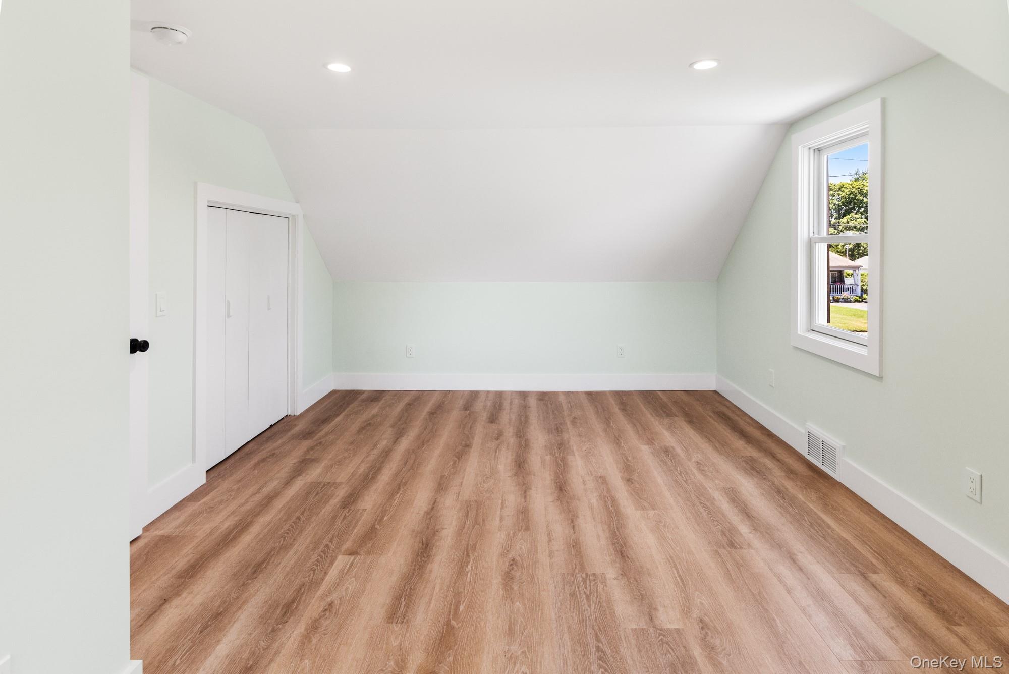 90 Sunrise Avenue Property Photo 32