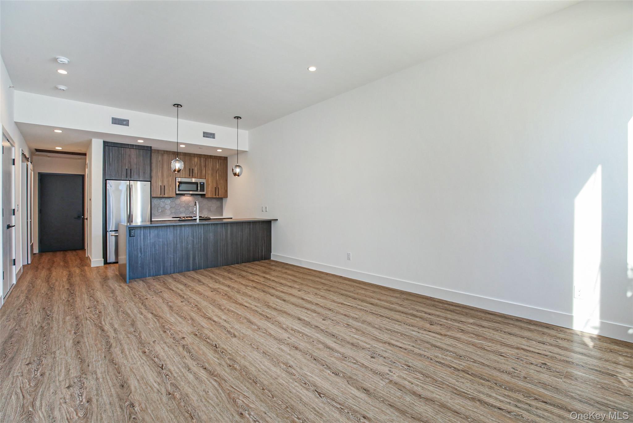 39 Washington Avenue 202 Property Photo 6