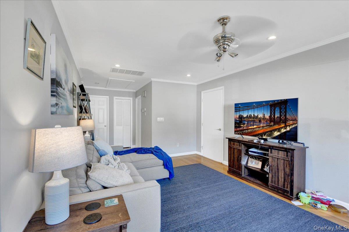 19 Storey Lane Property Photo 9
