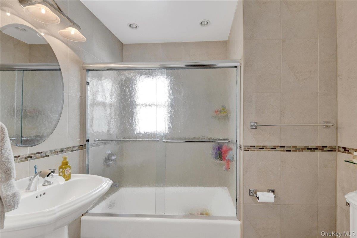 19 Storey Lane Property Photo 11