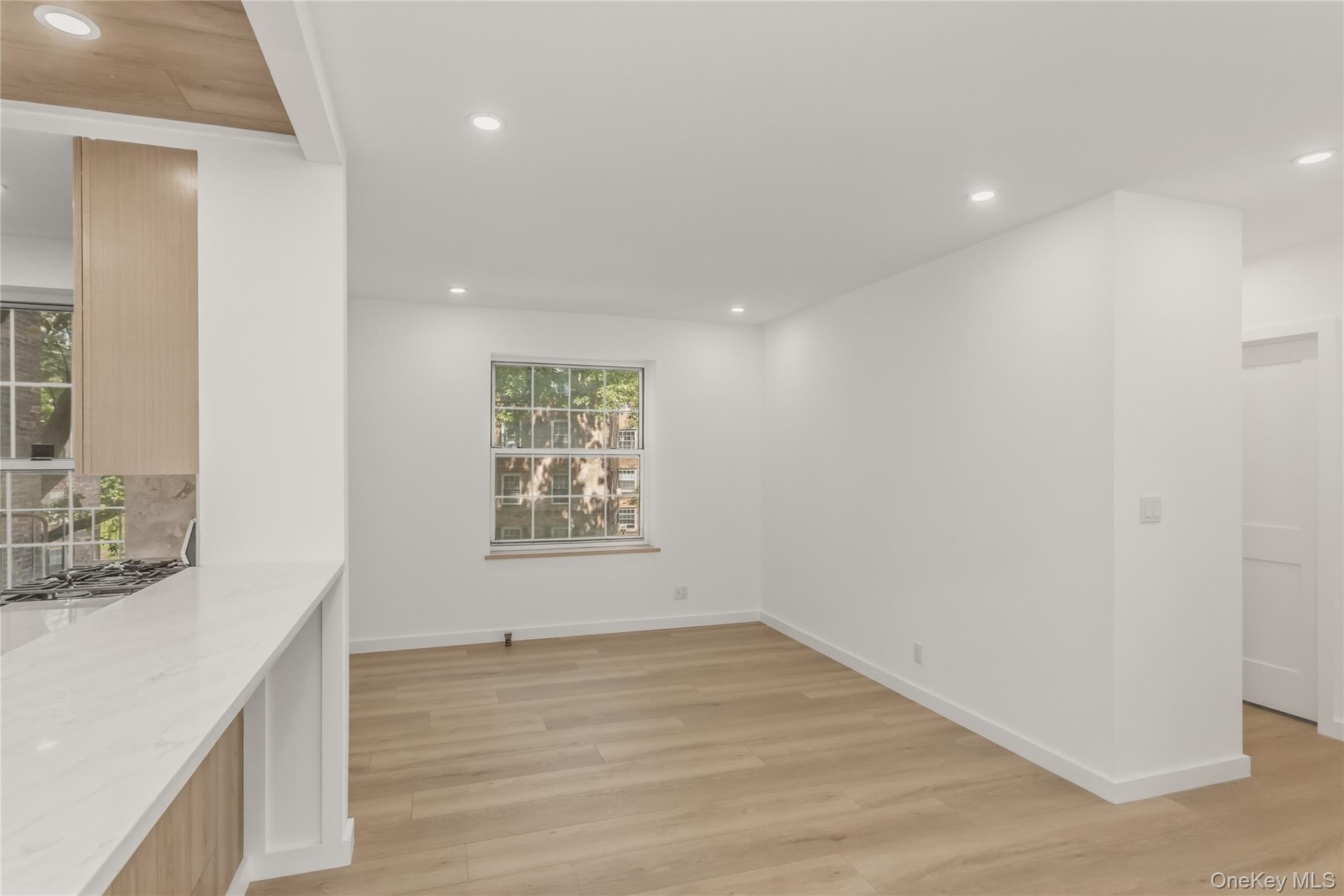 5140 30 Avenue 4-d Property Photo 3