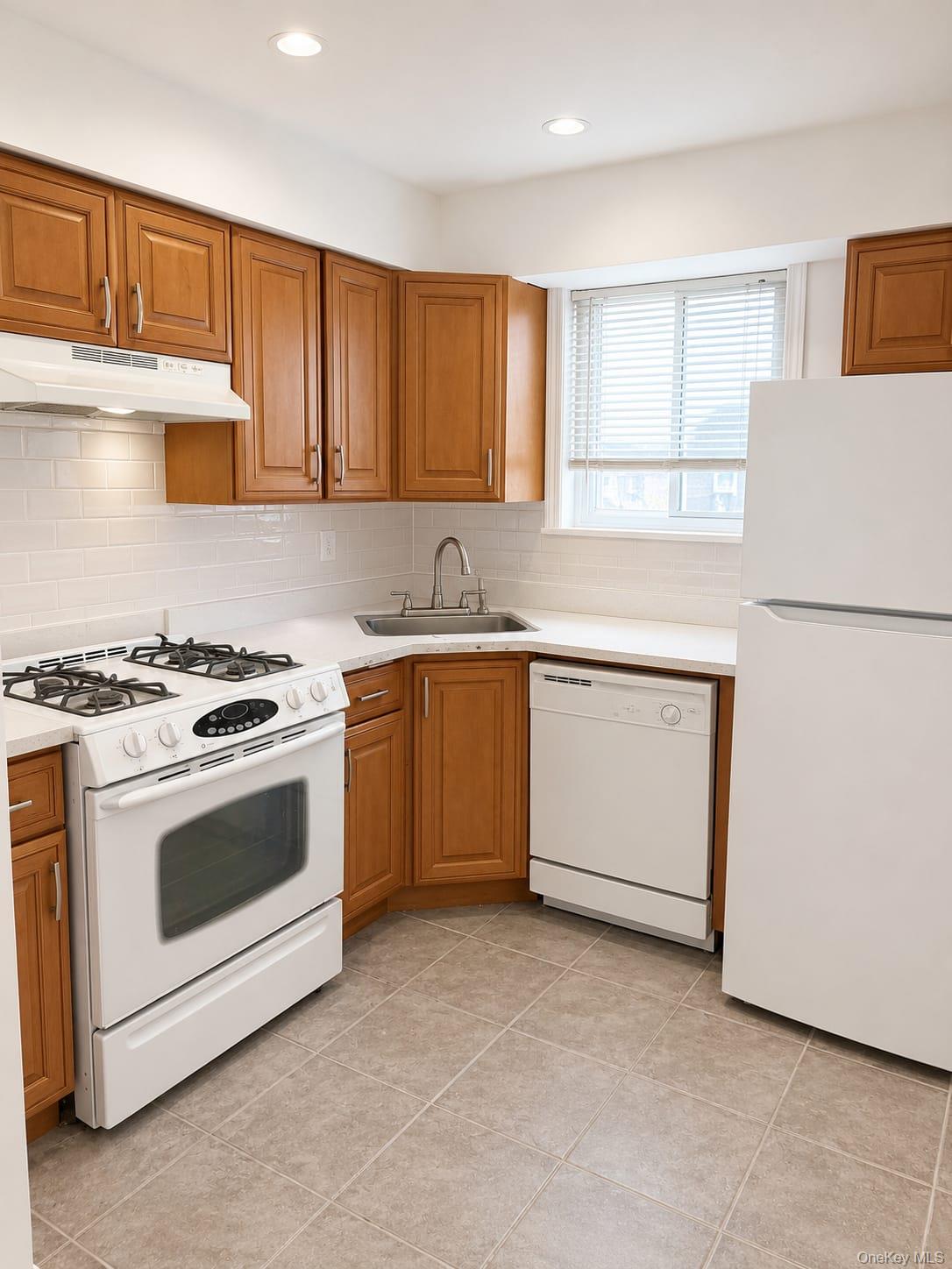 920 Broadway 16 Property Photo 5