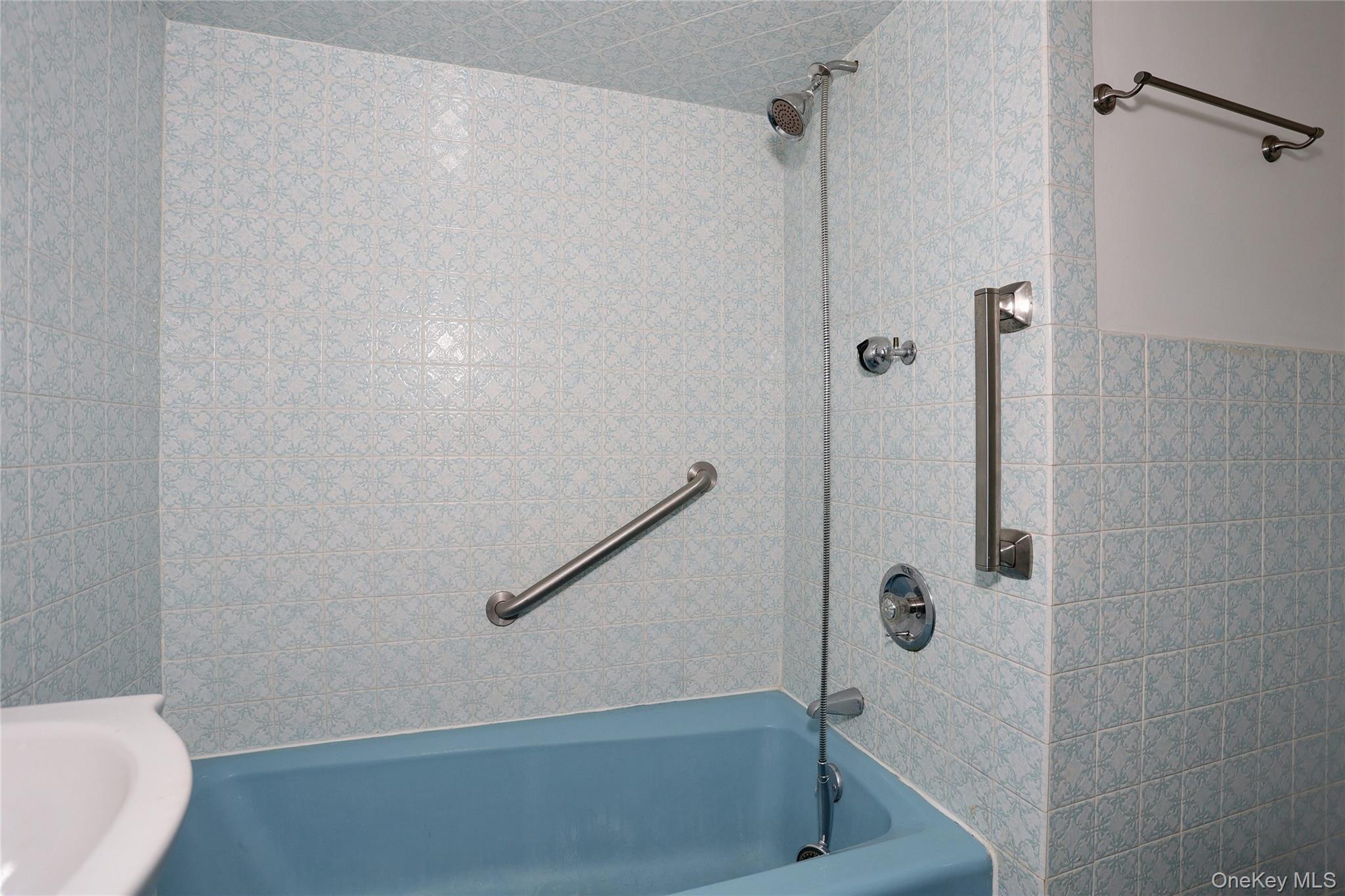 12 Pacific Avenue Property Photo 18