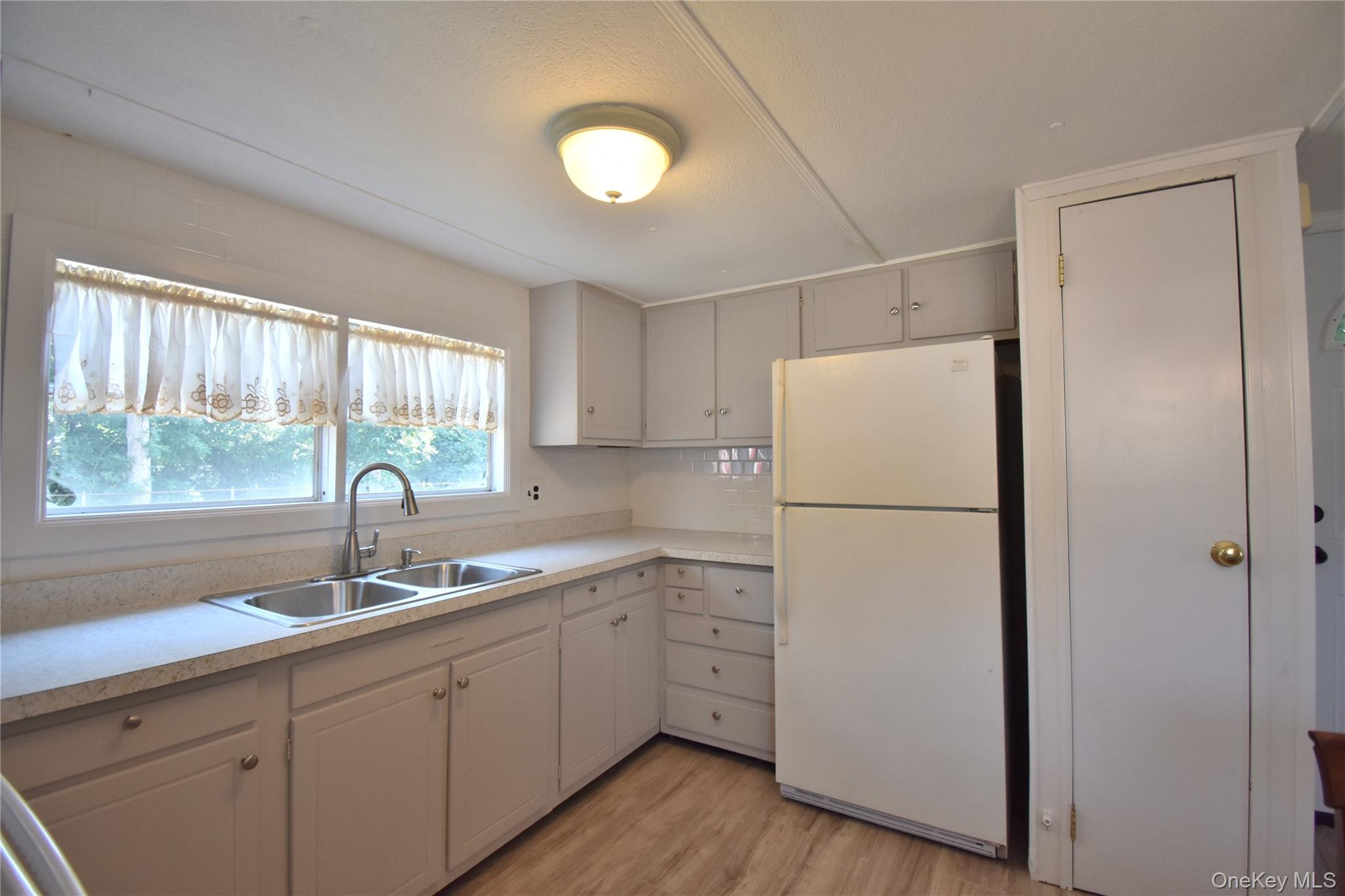 116 Lincoln Avenue Property Photo 6