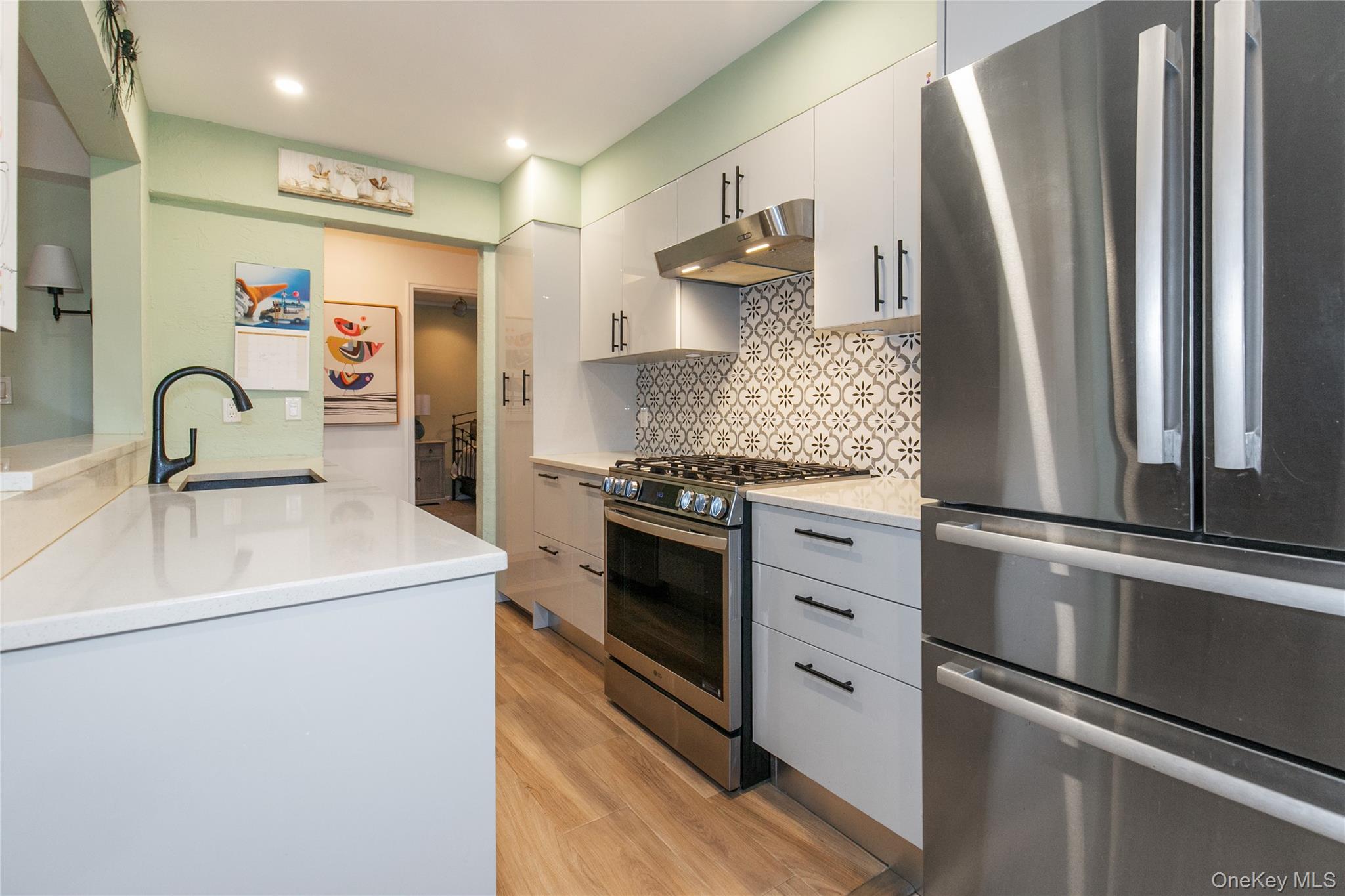 30 Stoner Avenue 2-o Property Photo 8