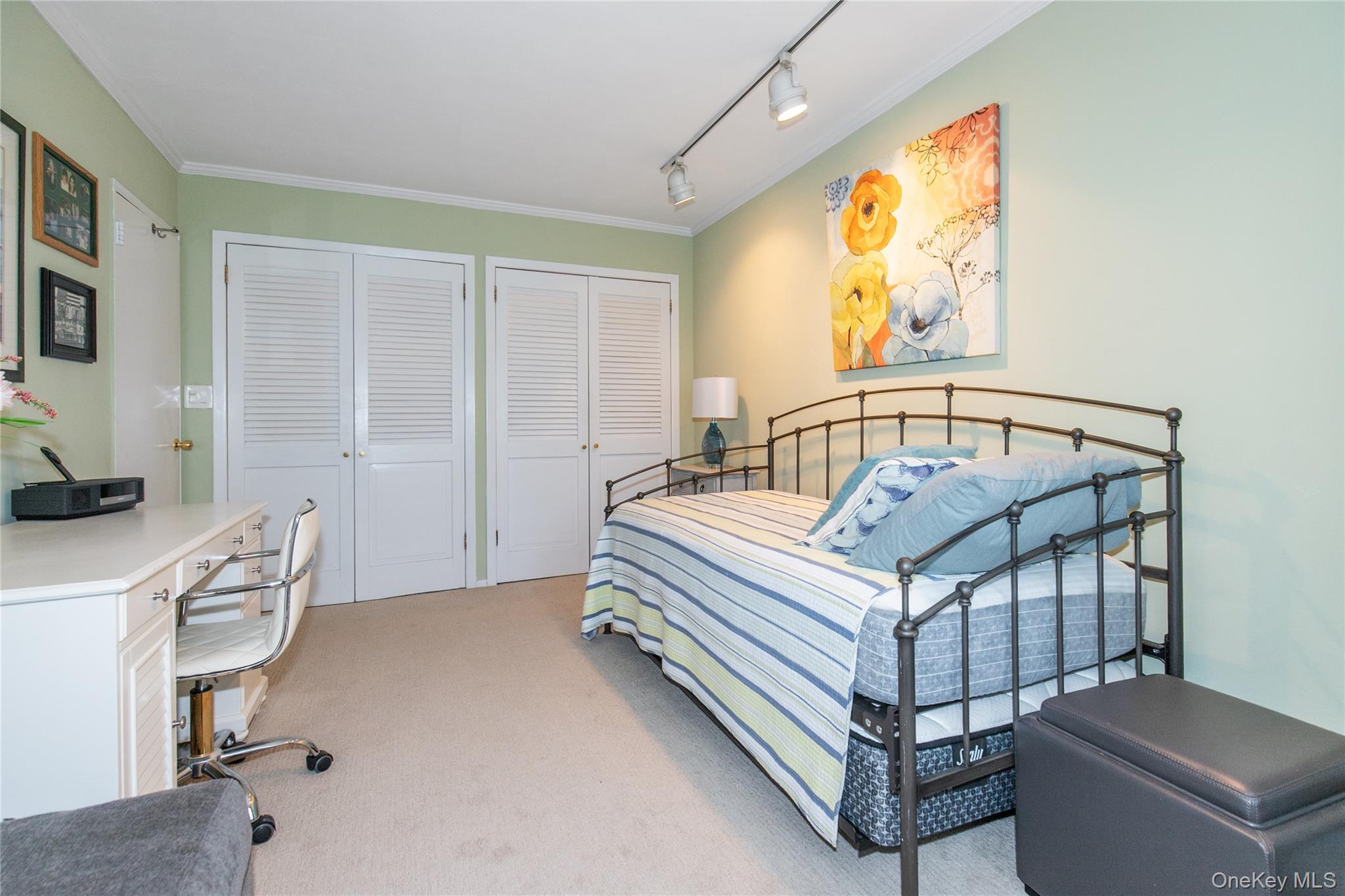 30 Stoner Avenue 2-o Property Photo 15