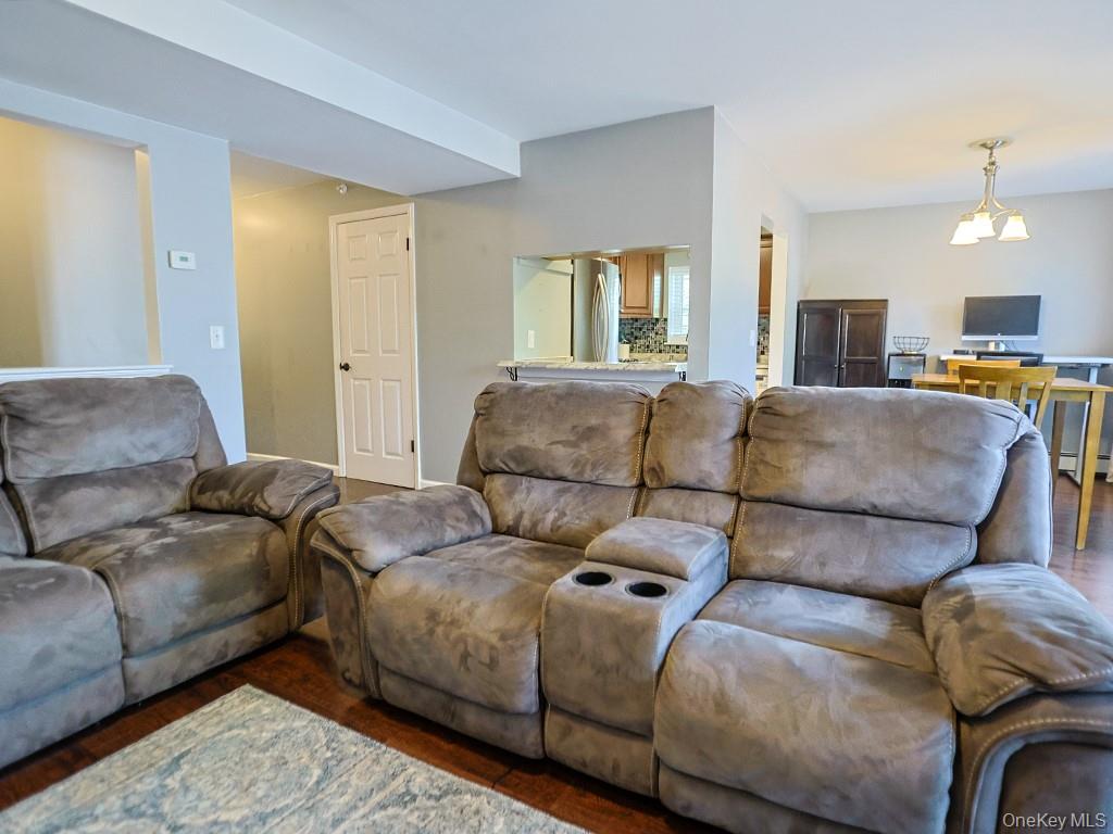 10 Lexington Hill Property Photo 5