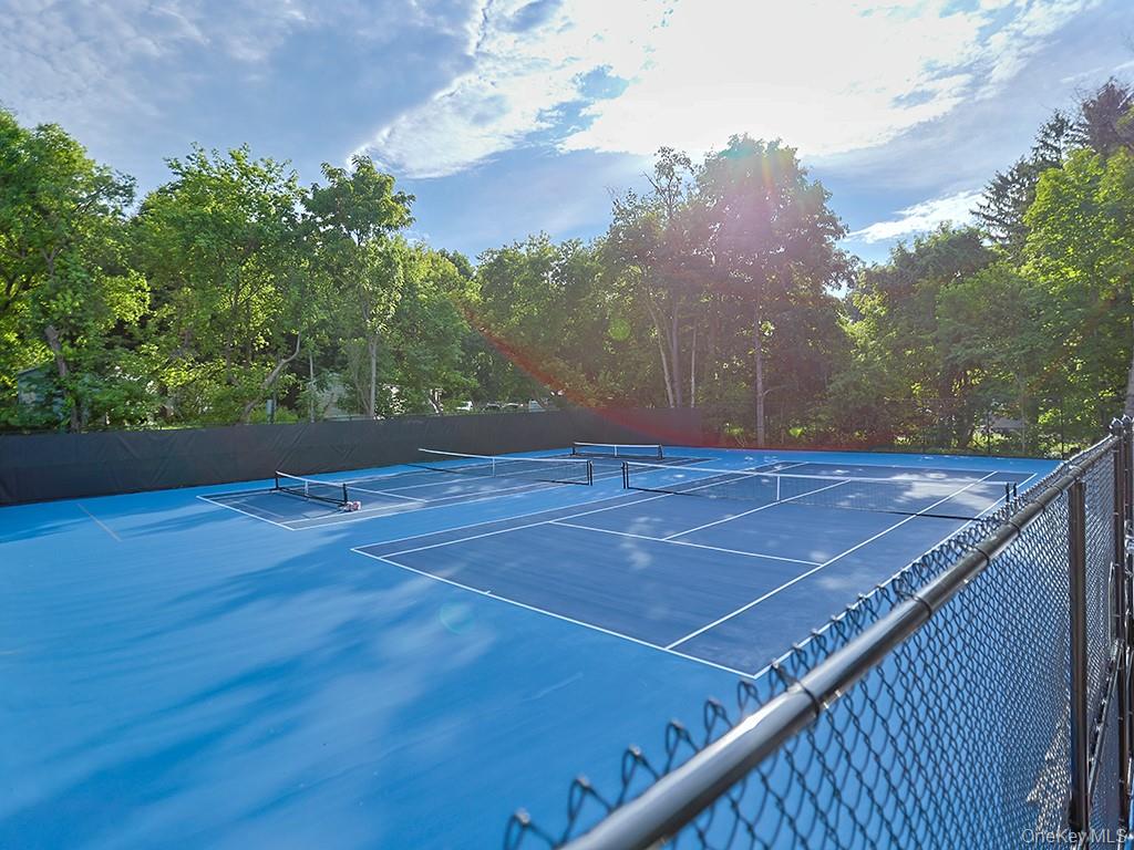 10 Lexington Hill Property Photo 33