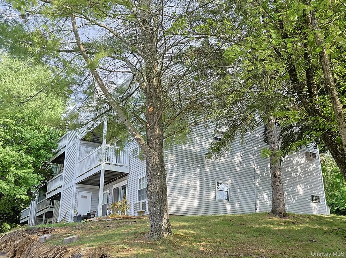 10 Lexington Hill Property Photo 35