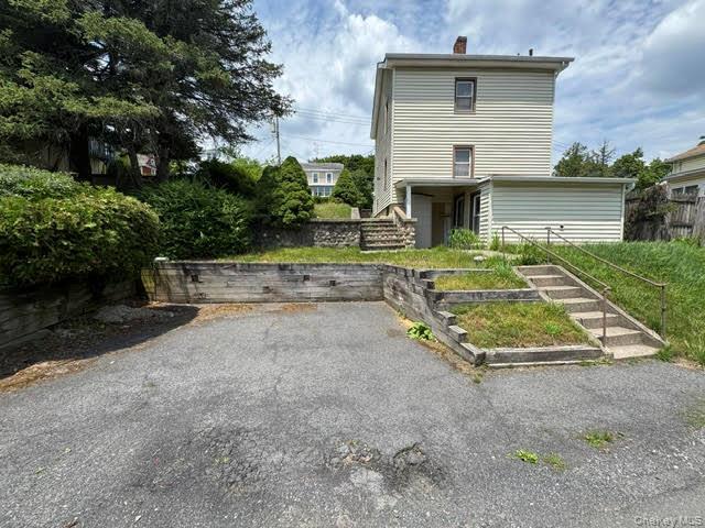 10 Forest Avenue Property Photo 6