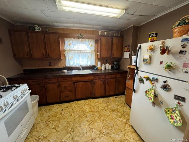10 Forest Avenue Property Photo 14