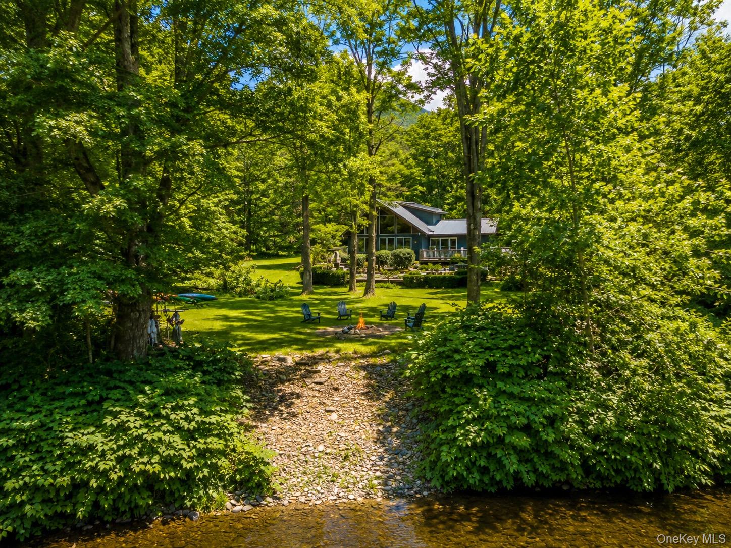 284 Mountain Pass Property Photo 4