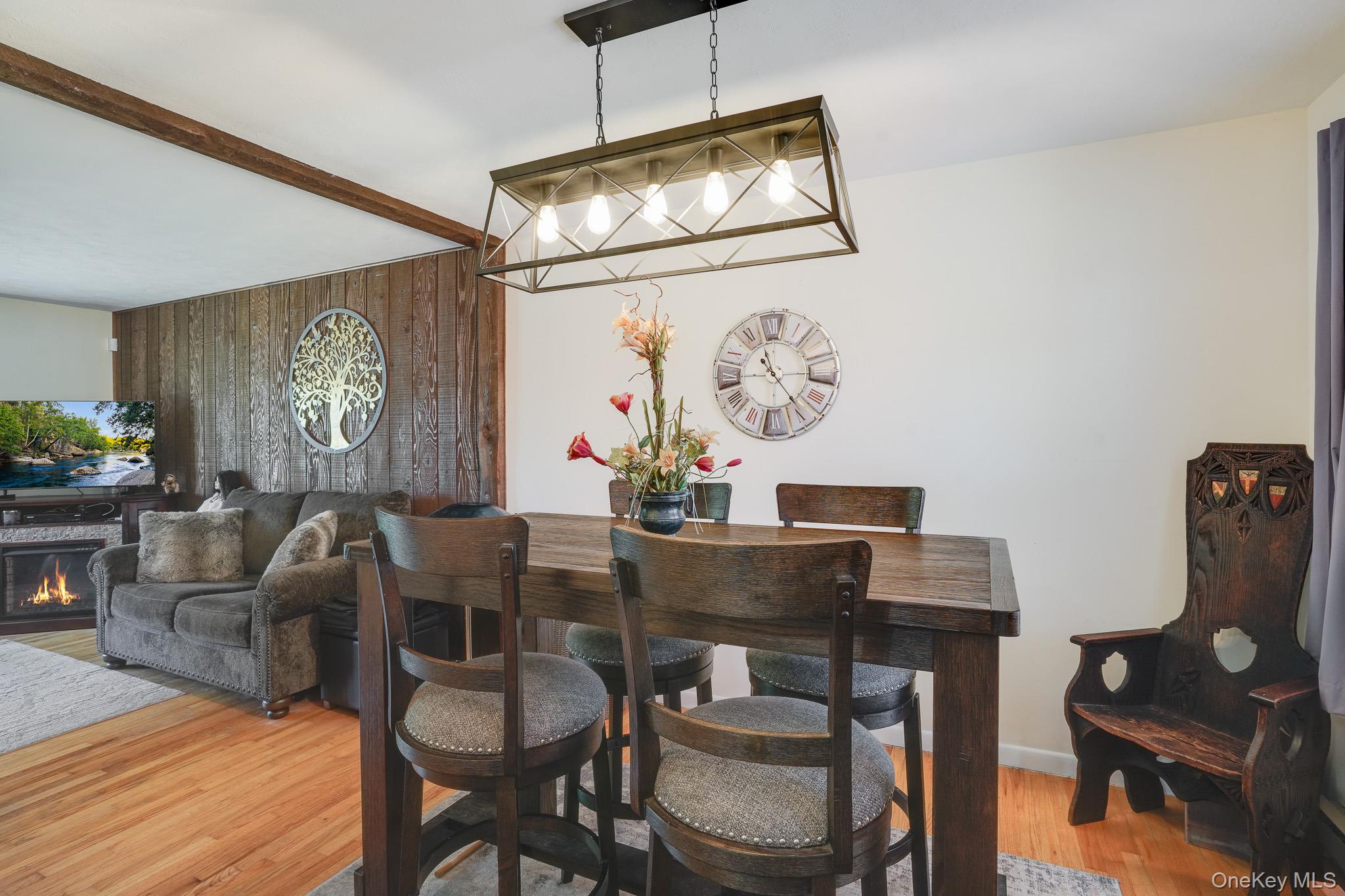 12 Golden Way Property Photo 6