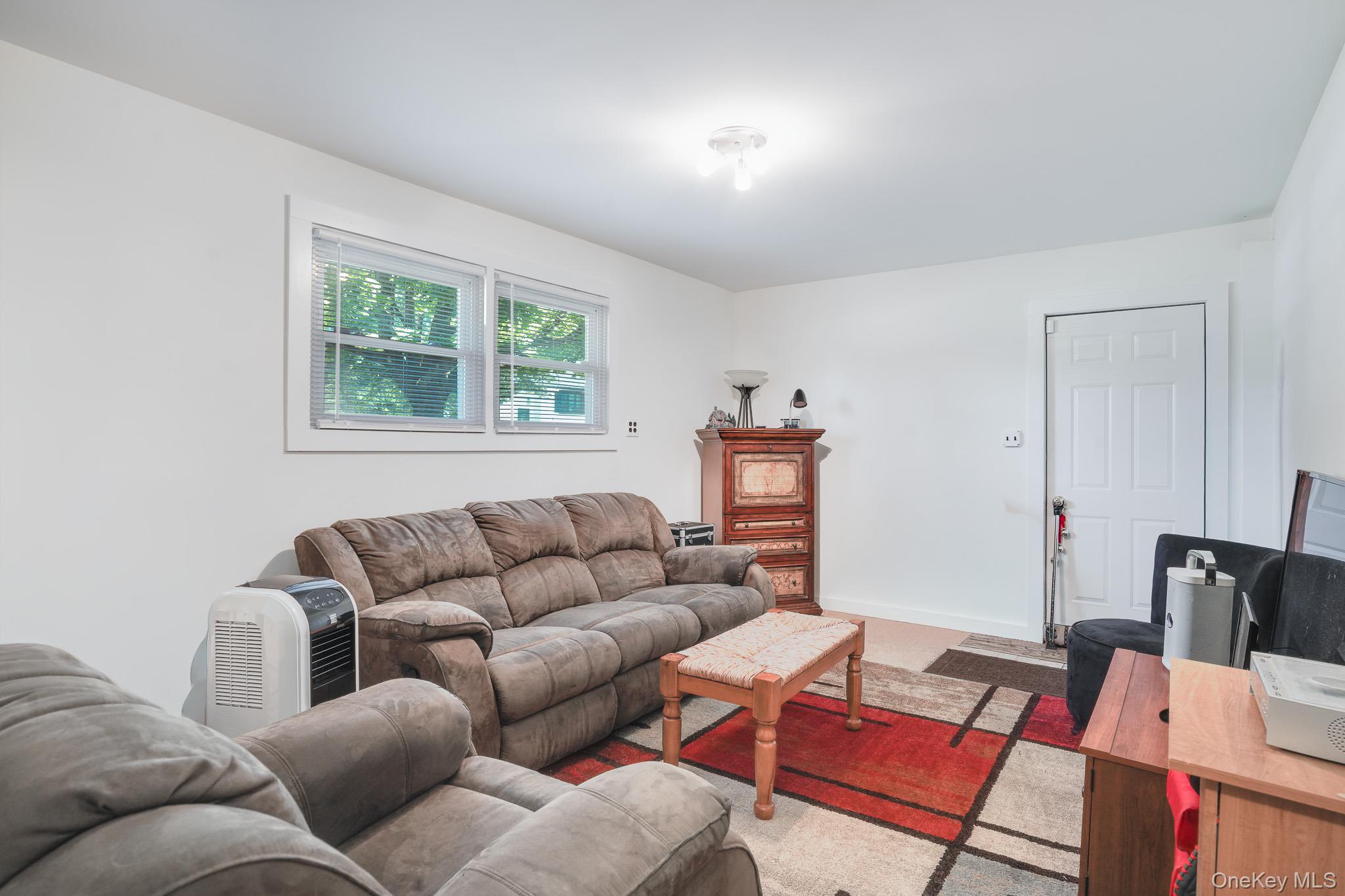 12 Golden Way Property Photo 13
