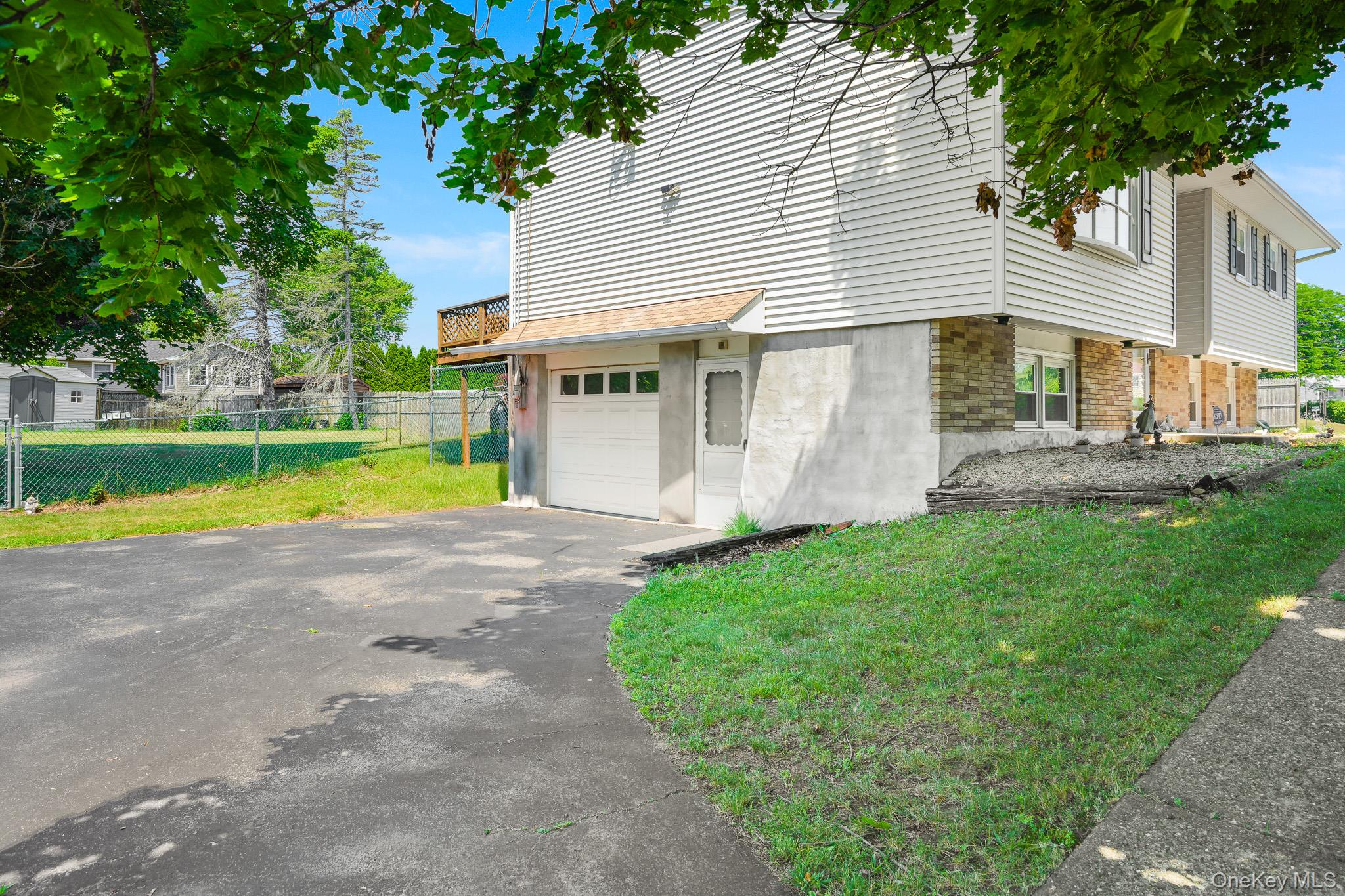 12 Golden Way Property Photo 23