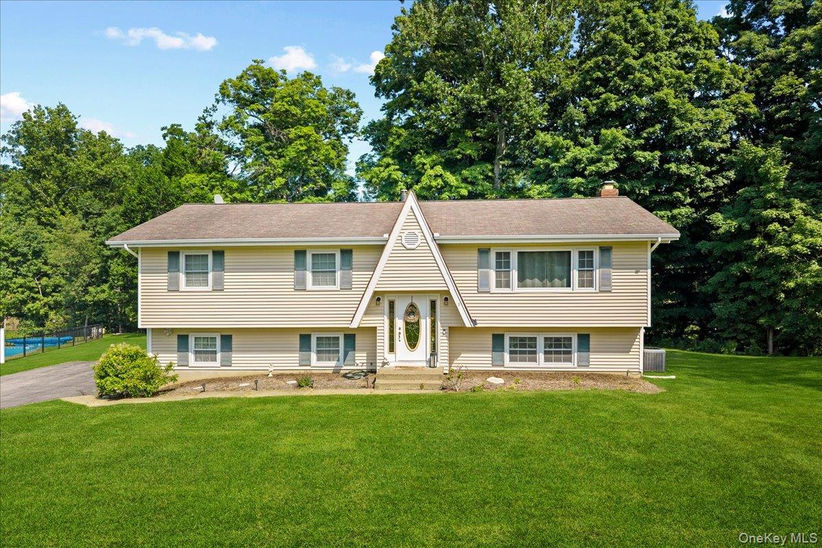 19 Bradner Drive Property Photo 3