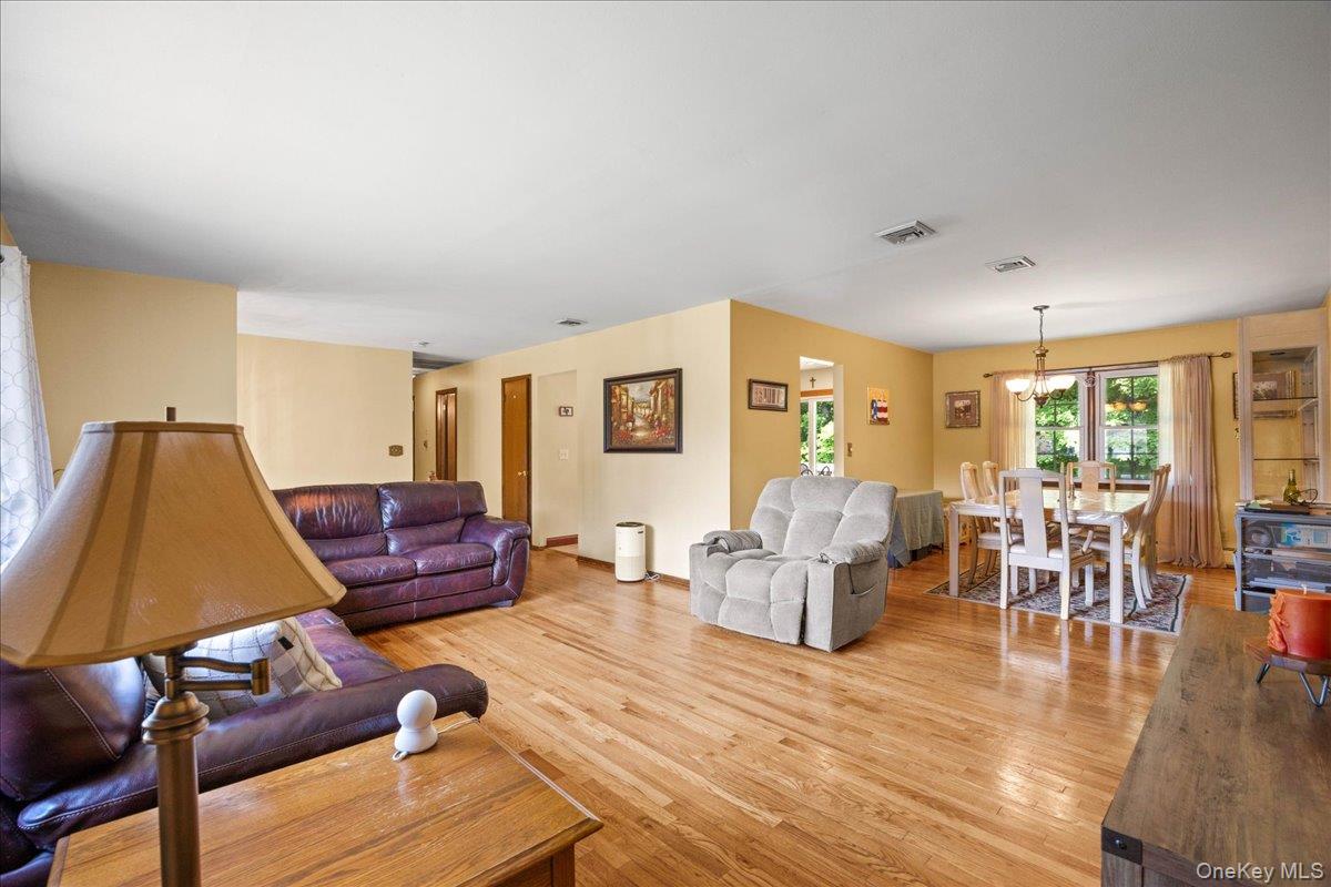 19 Bradner Drive Property Photo 6
