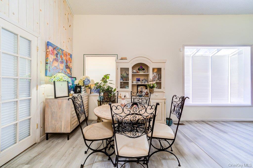 6 Racine Court Property Photo 9